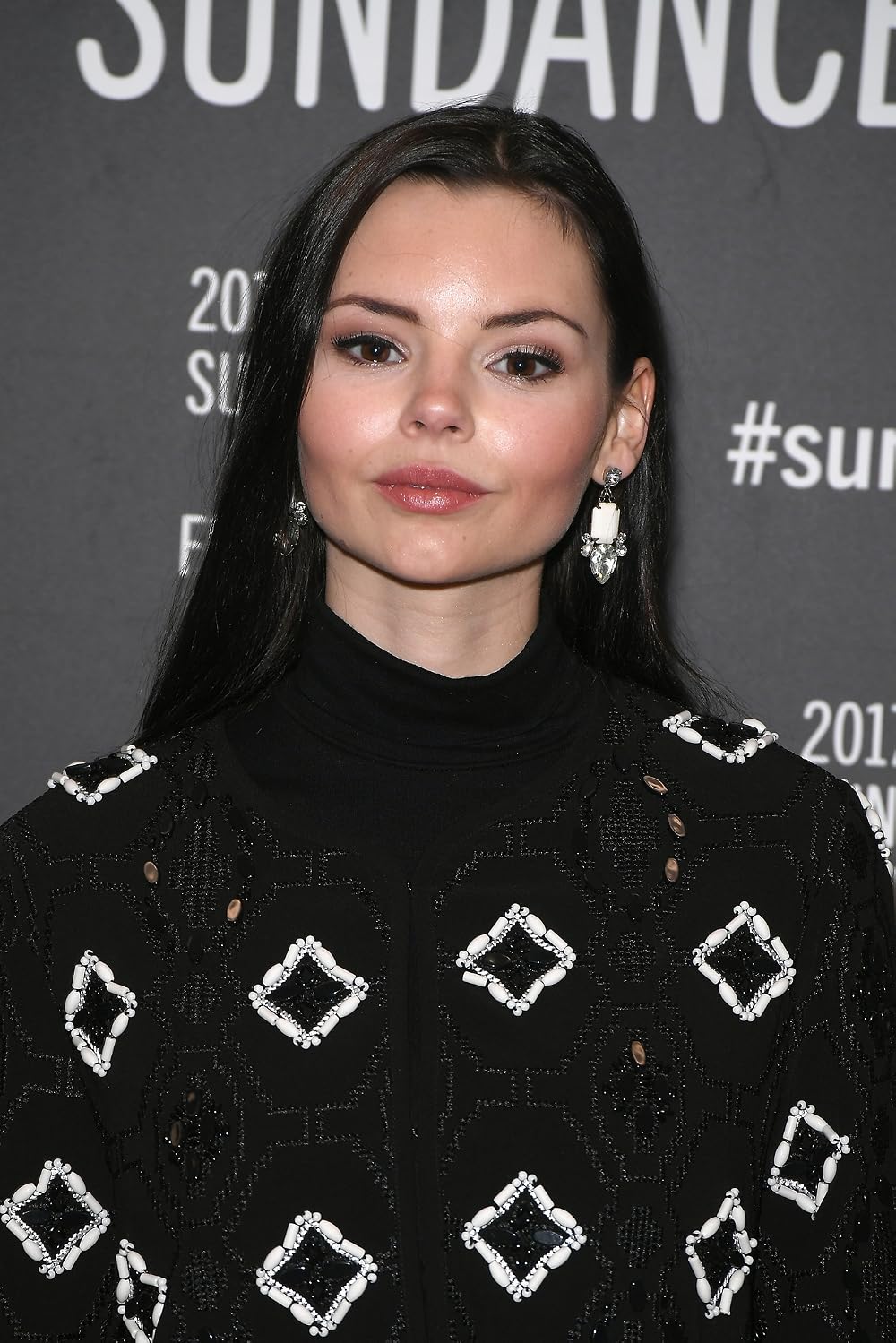 1000x1499 Eline Powell