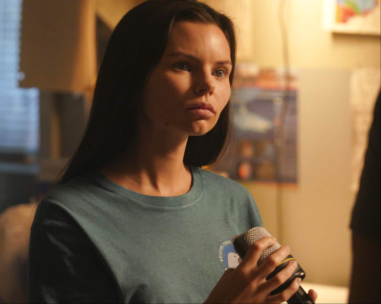 1280x1024 Siren Review: Natural Order (Season 2 Episode 3)