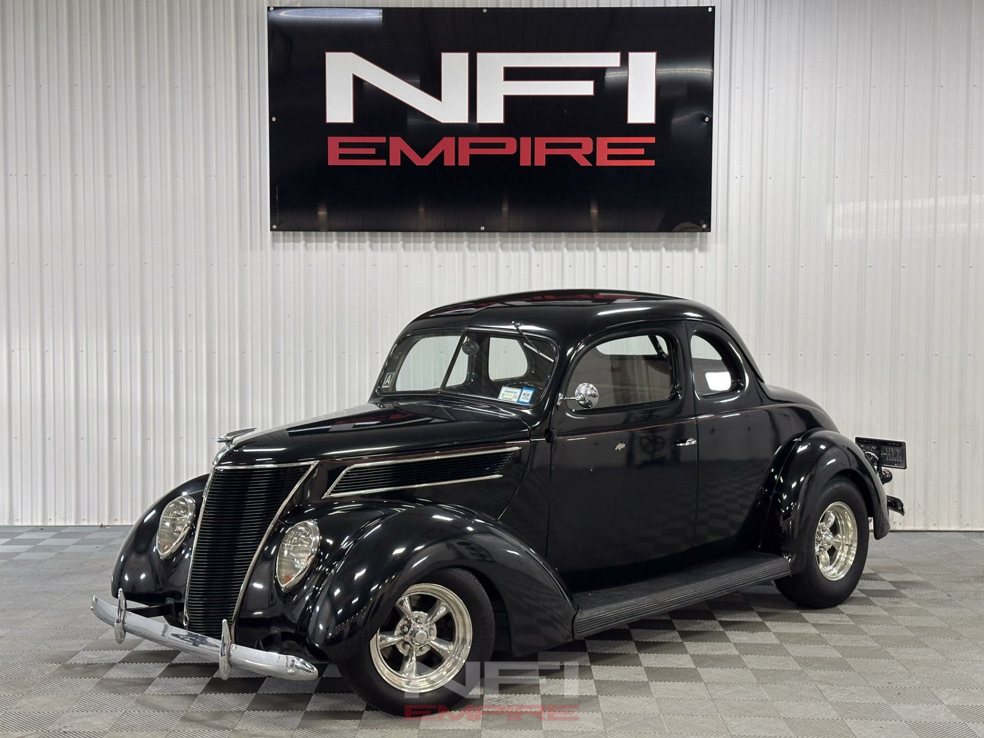 1920x1440 Ford Standard 5 window coupe Flathead V8