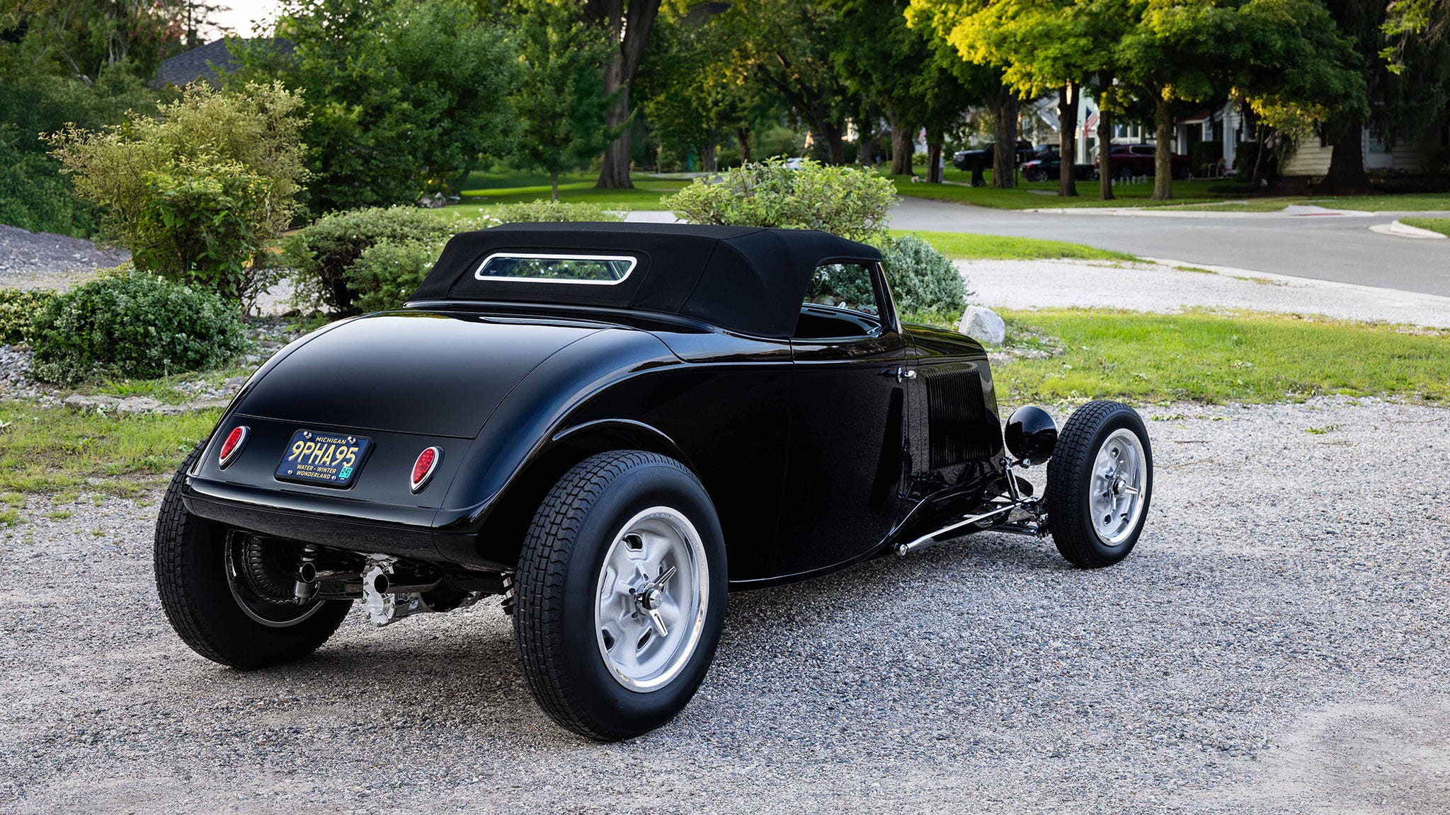 2048x1152 Ever Seen An All Aluminum Flathead Engine? Check Under The Hood Of This '33 Ford Cabriolet