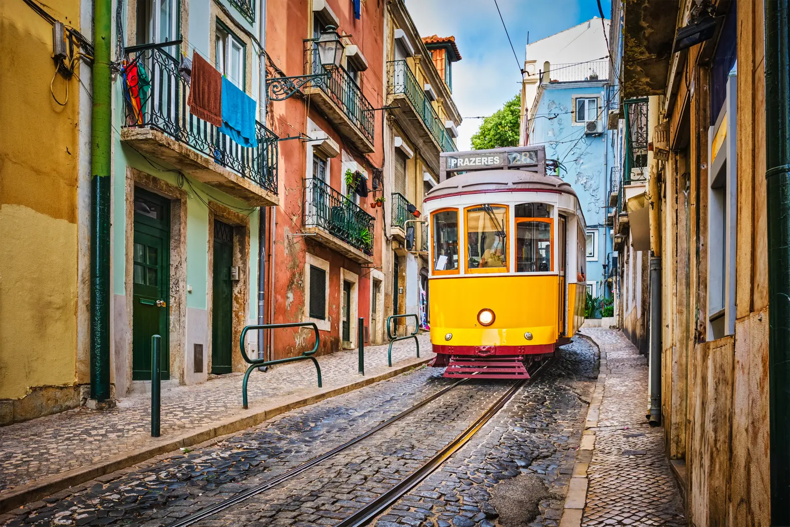 1600x1067 Lisbon's Iconic Trams: History, Routes & the Magic of Tram 28