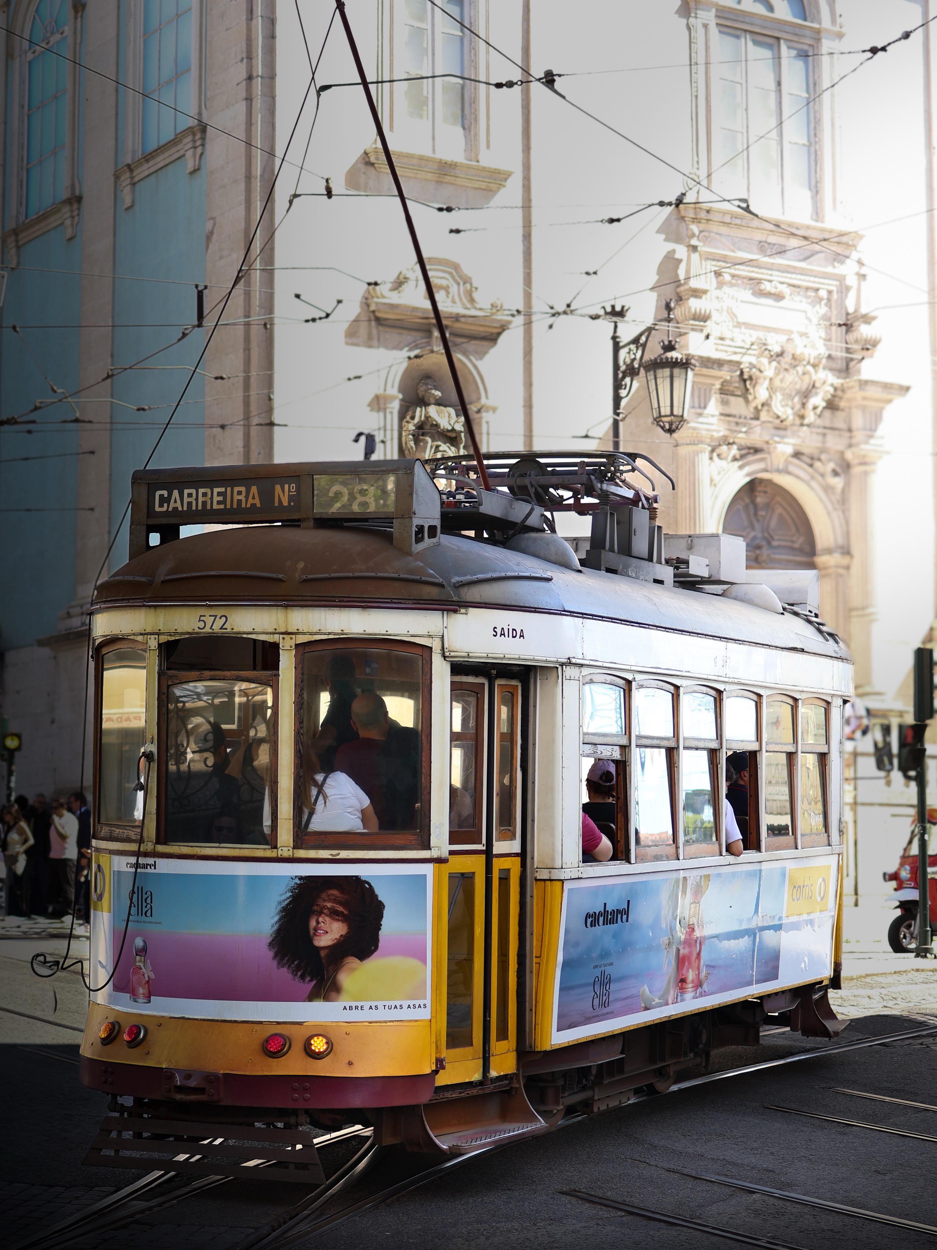 3071x4095 Tram 28
