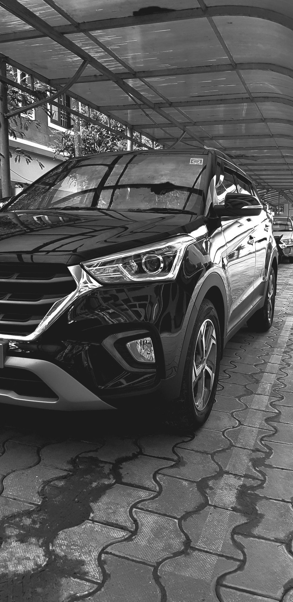 980x2016 Creta Black with Side Window