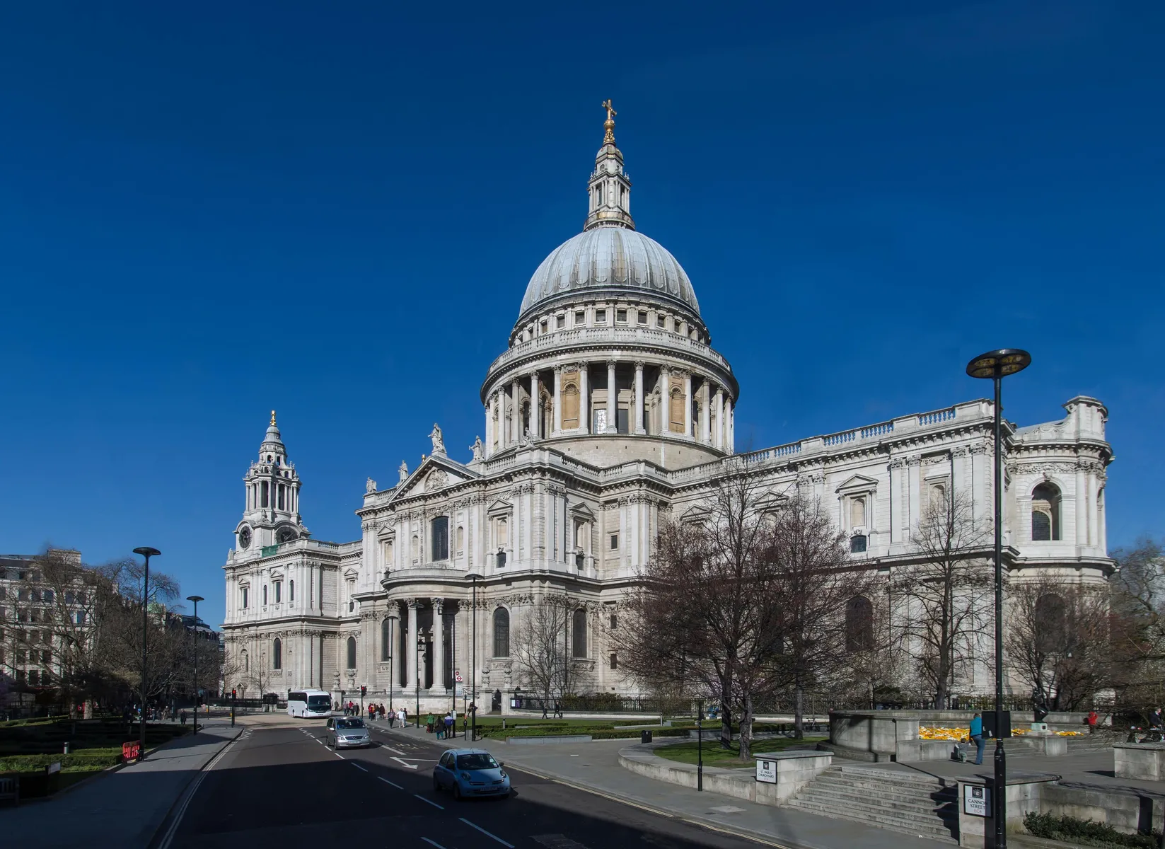 1647x1200 A history of St Paul's Cathedral