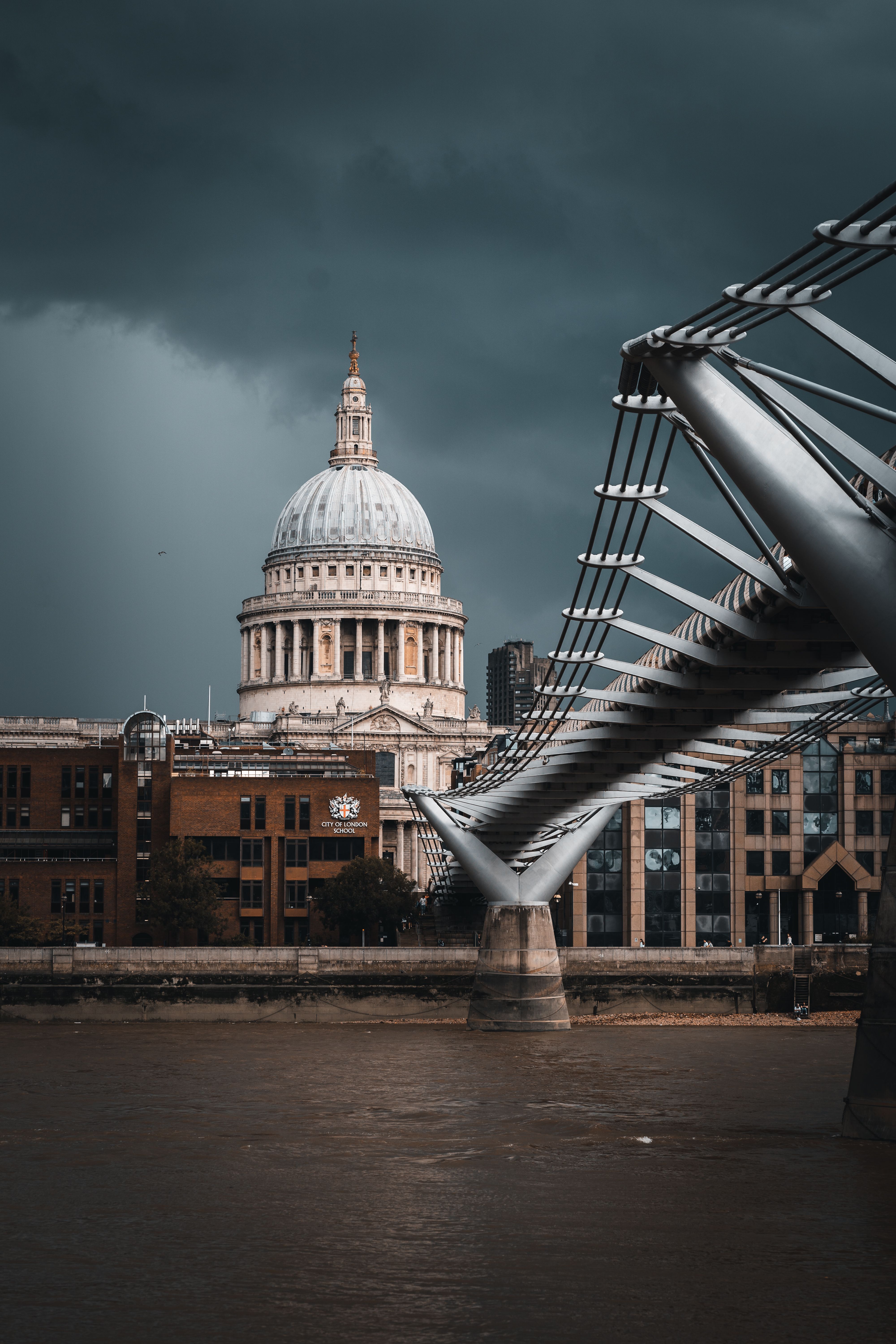 4000x6000 St Paul's Cathedral in London England · Free