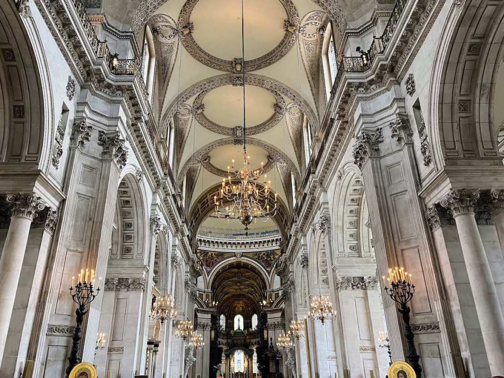 1024x768 Amazing Little Details To Spot Inside St Paul's Cathedral London History