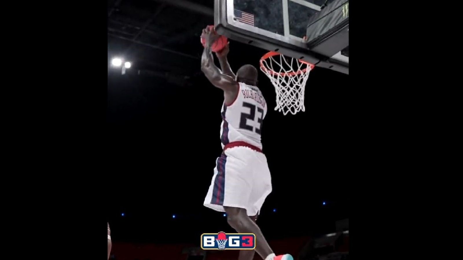 1600x900 42 Year Old Jason Richardson Goes Viral For Crazy Dunk