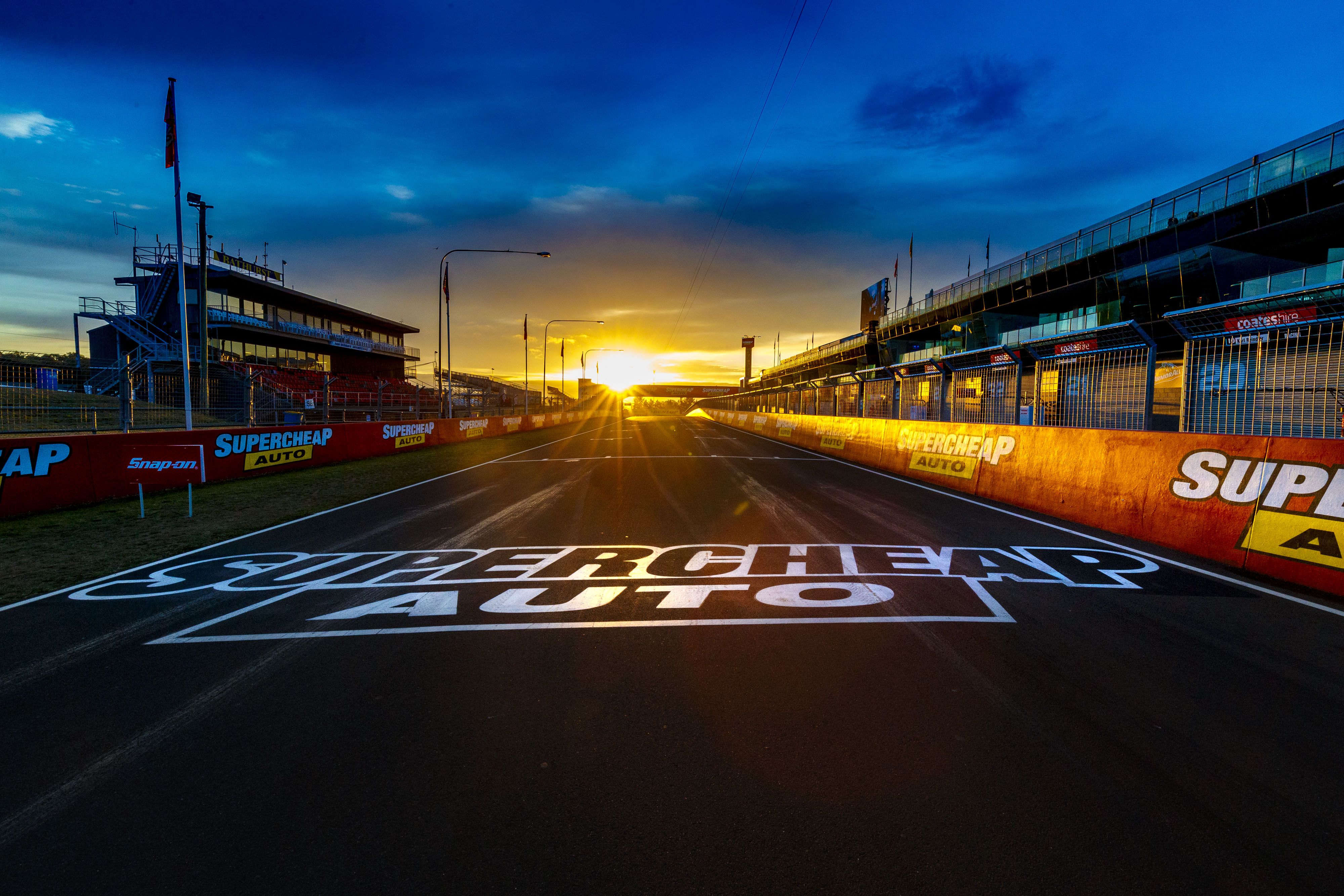 4000x2667 FULL GRID: Supercheap Auto Bathurst 1000
