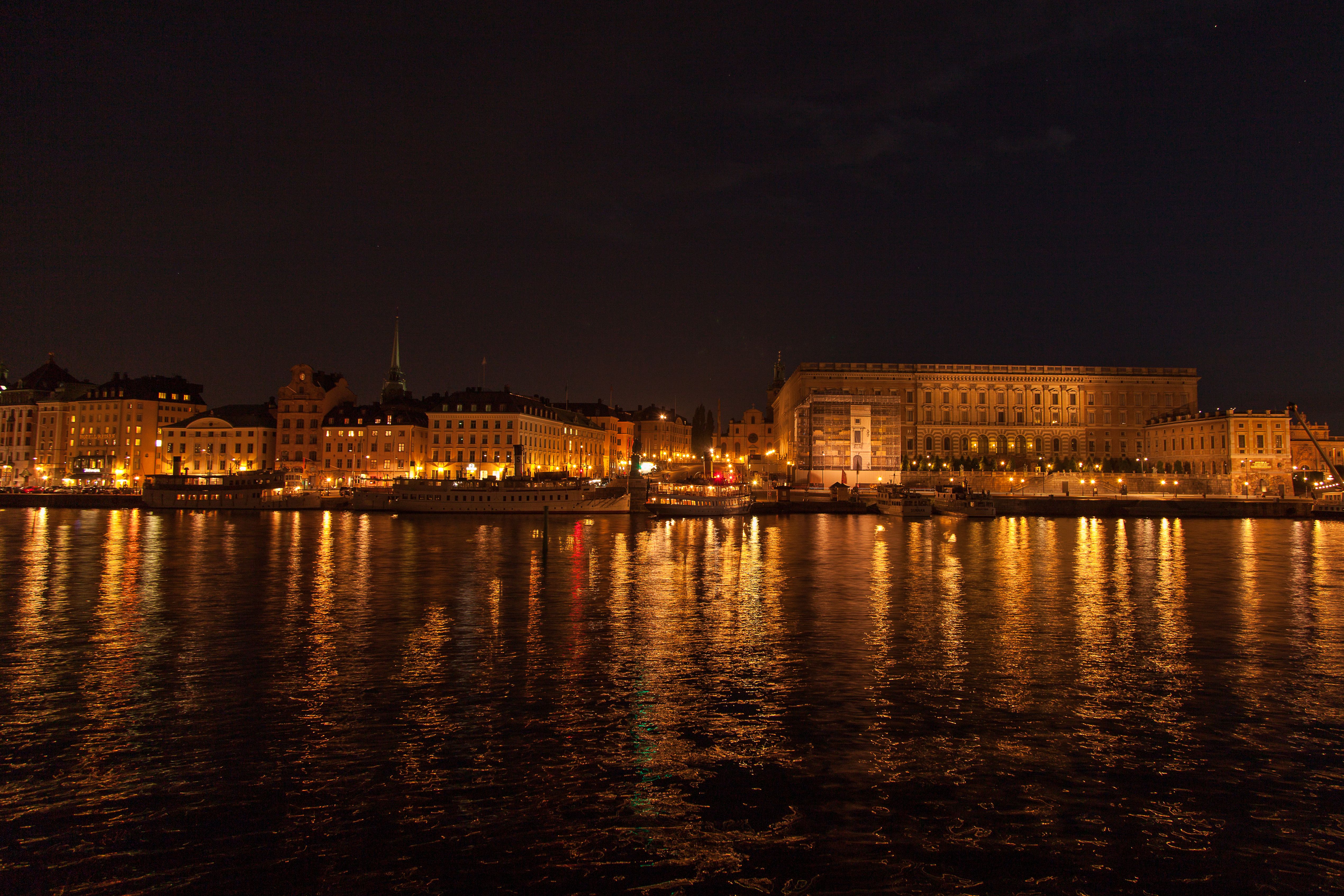 5080x3387 Stockholm. The old town by night. La vieille ville de nuit. picture image