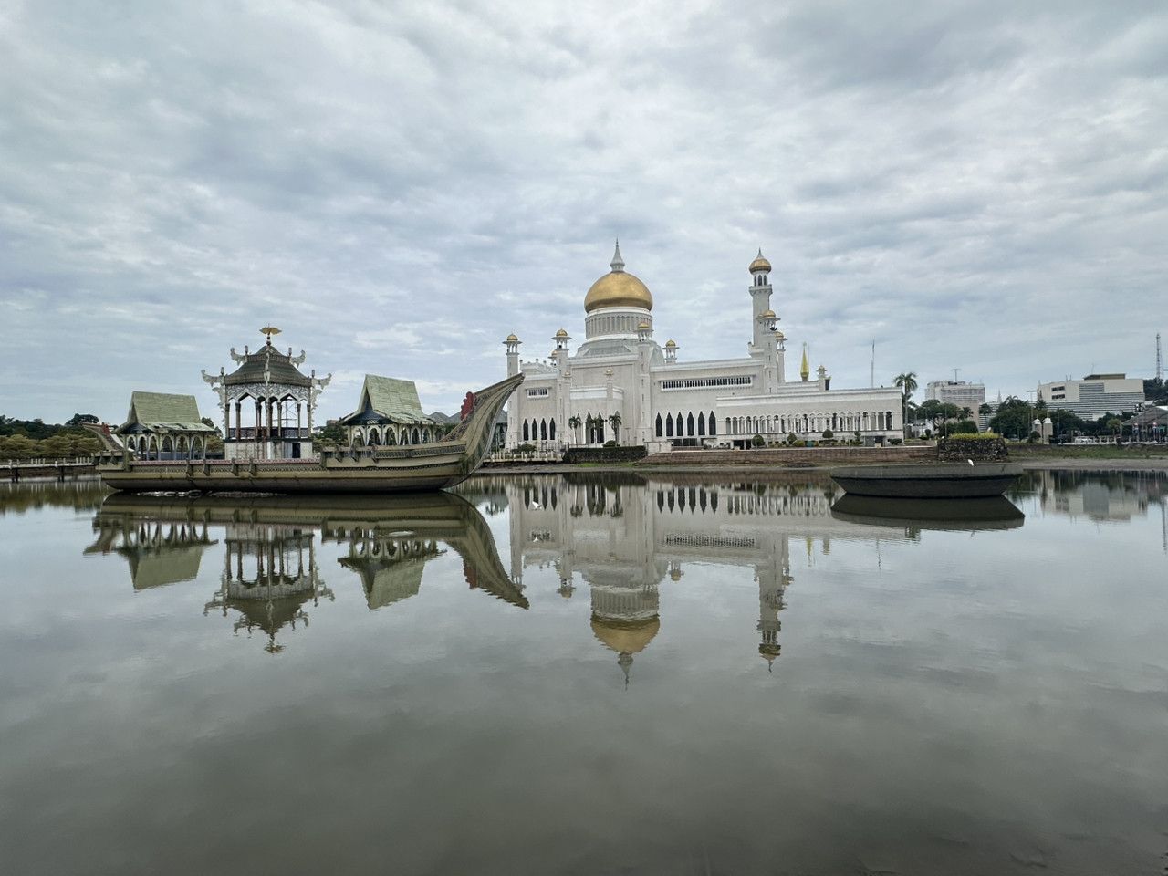 1280x960 Sultan Mosque in Brunei. Trip.com Bandar Seri Begawan