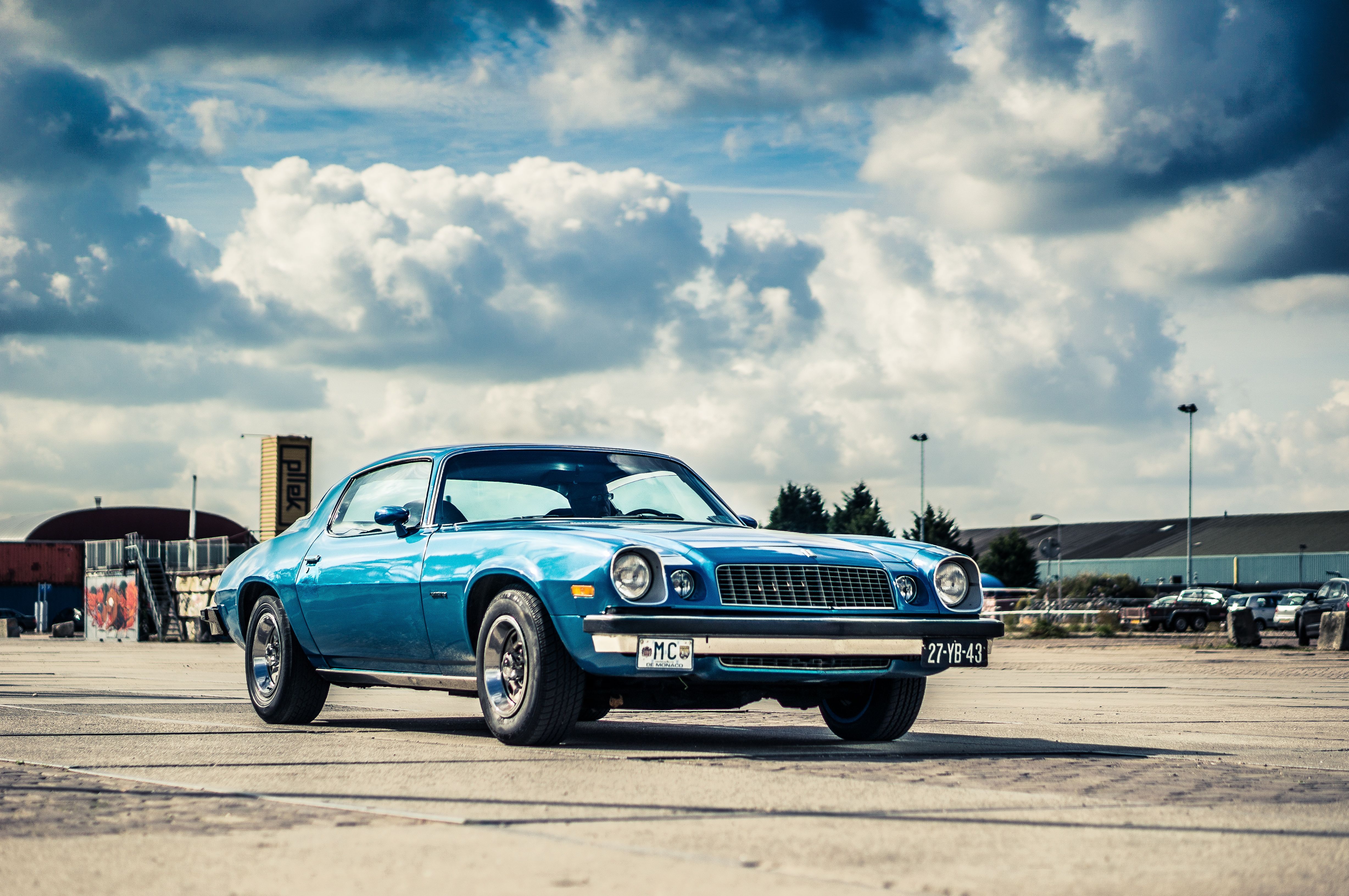 4912x3264 Blue Classic Car on Parking Lot · Free