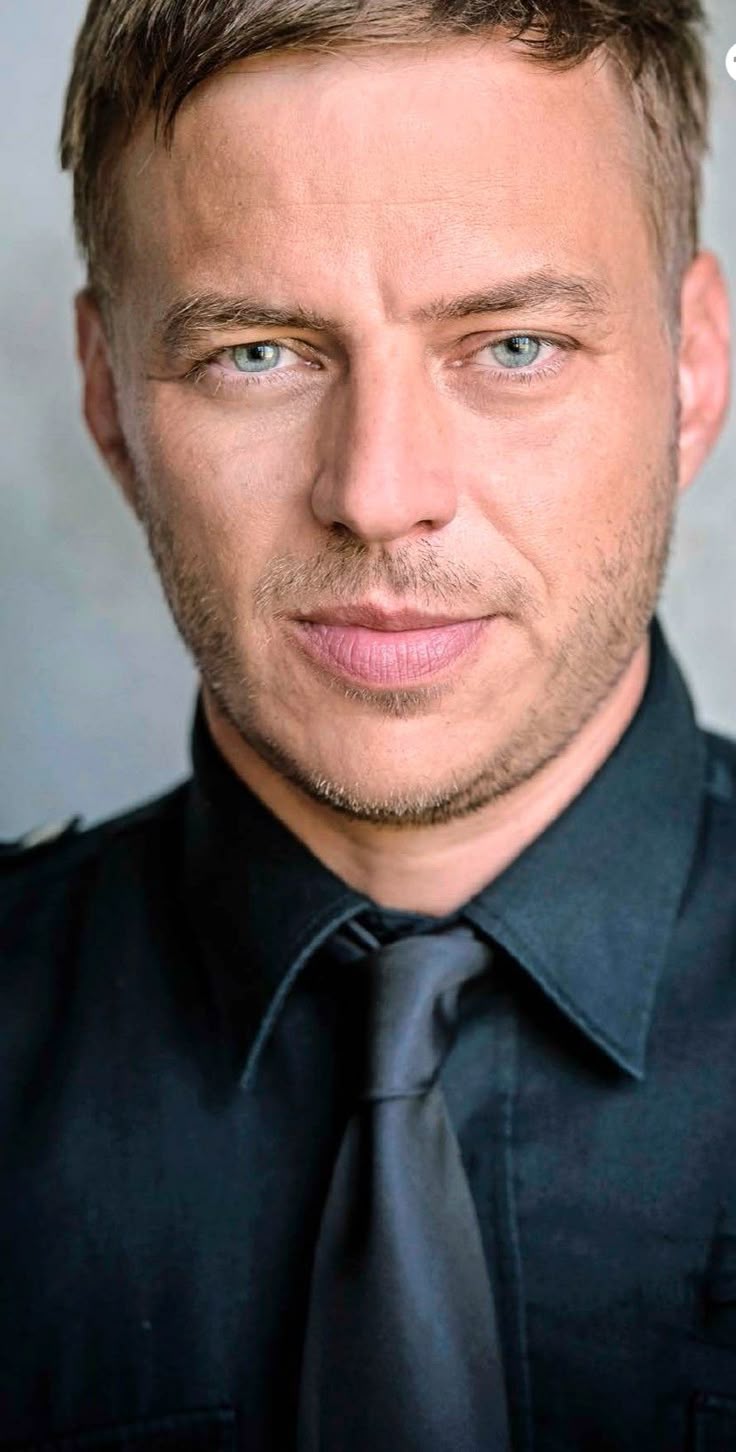 736x1452 Tommy hagen stranger things. Major hellstrom, Tom wlaschiha wallpaper, Famous actors