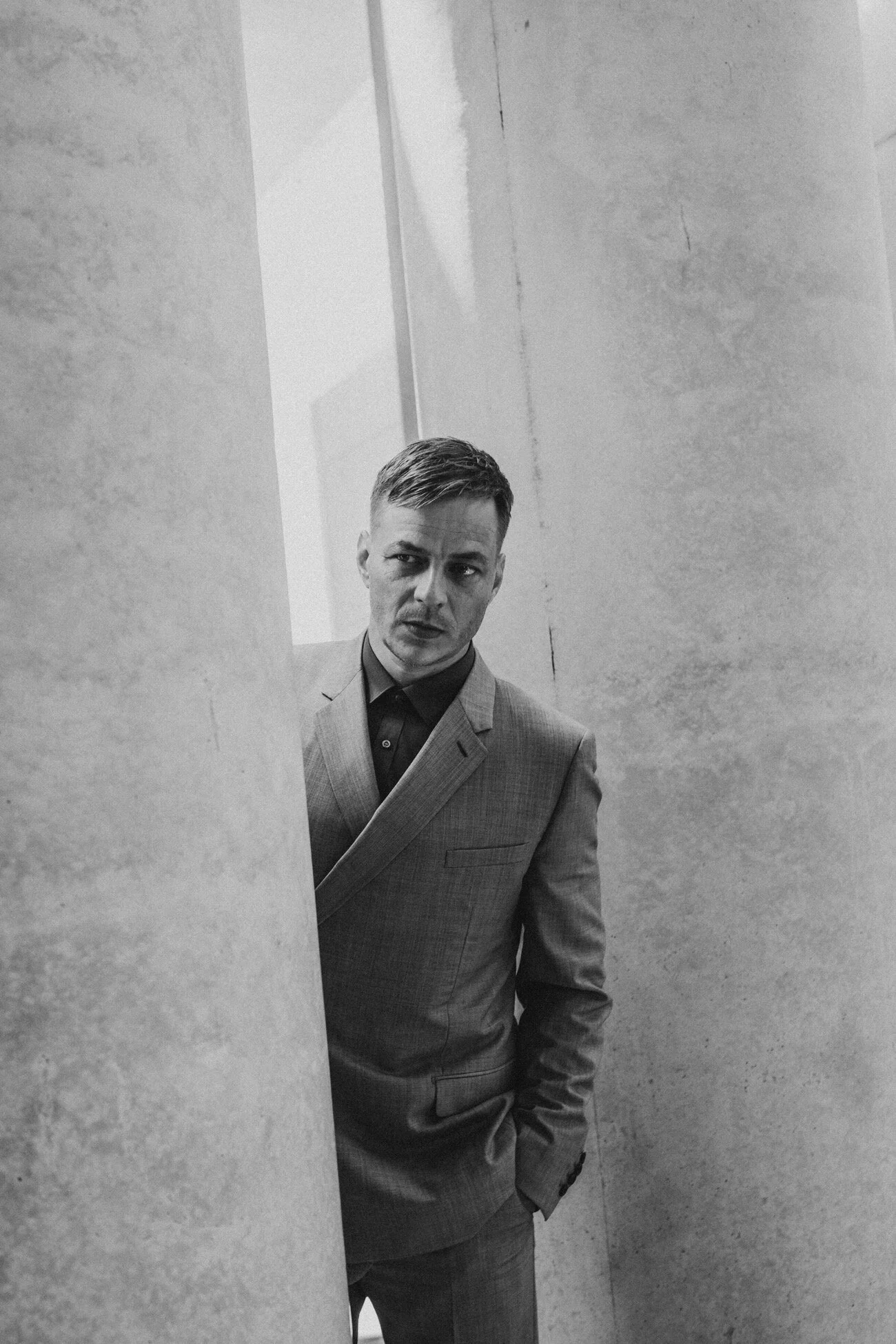 1300x1950 Tom Wlaschiha for MR ICON