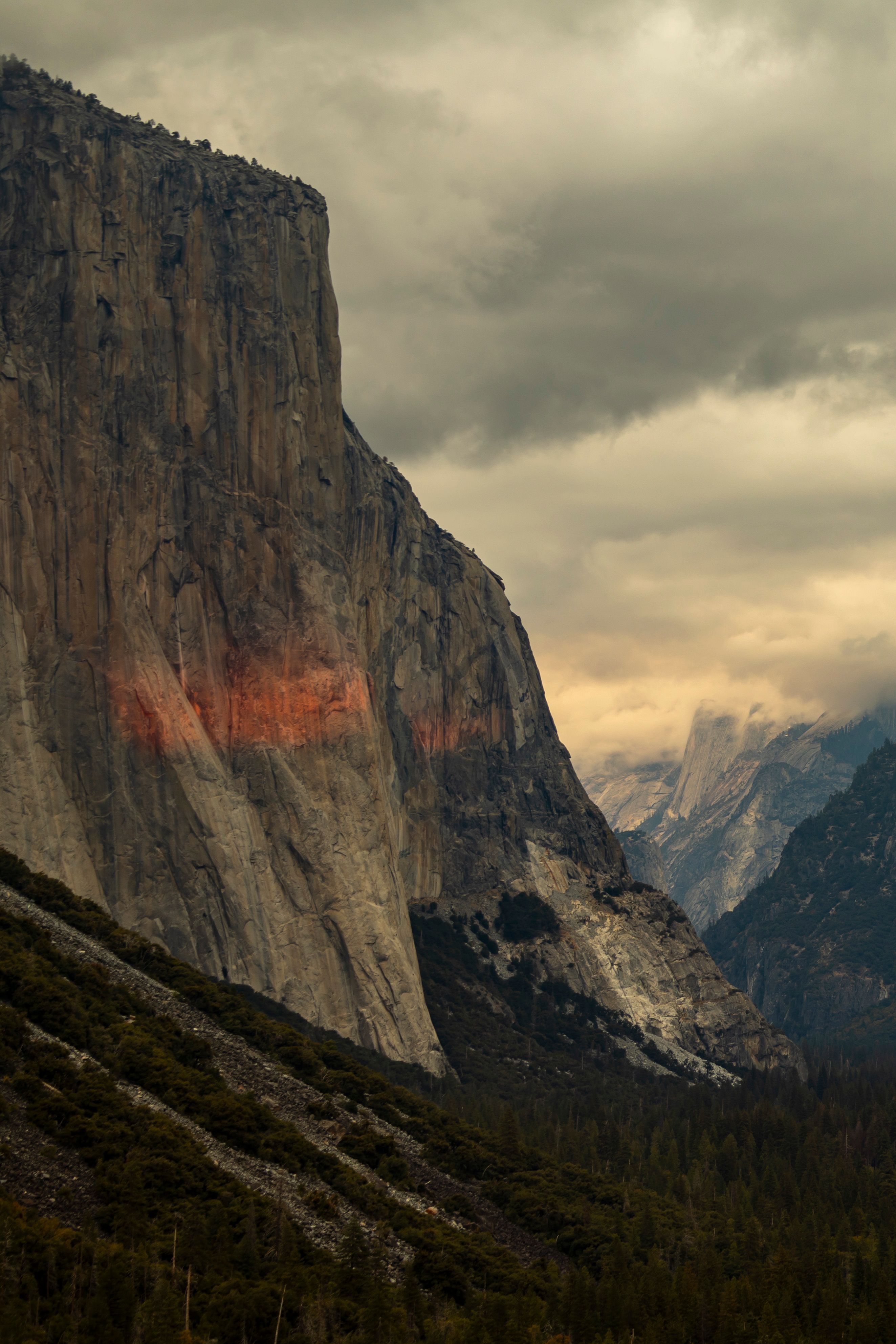 2647x3971 Golden Sunrise Over El Capitan in Yosemite · Free