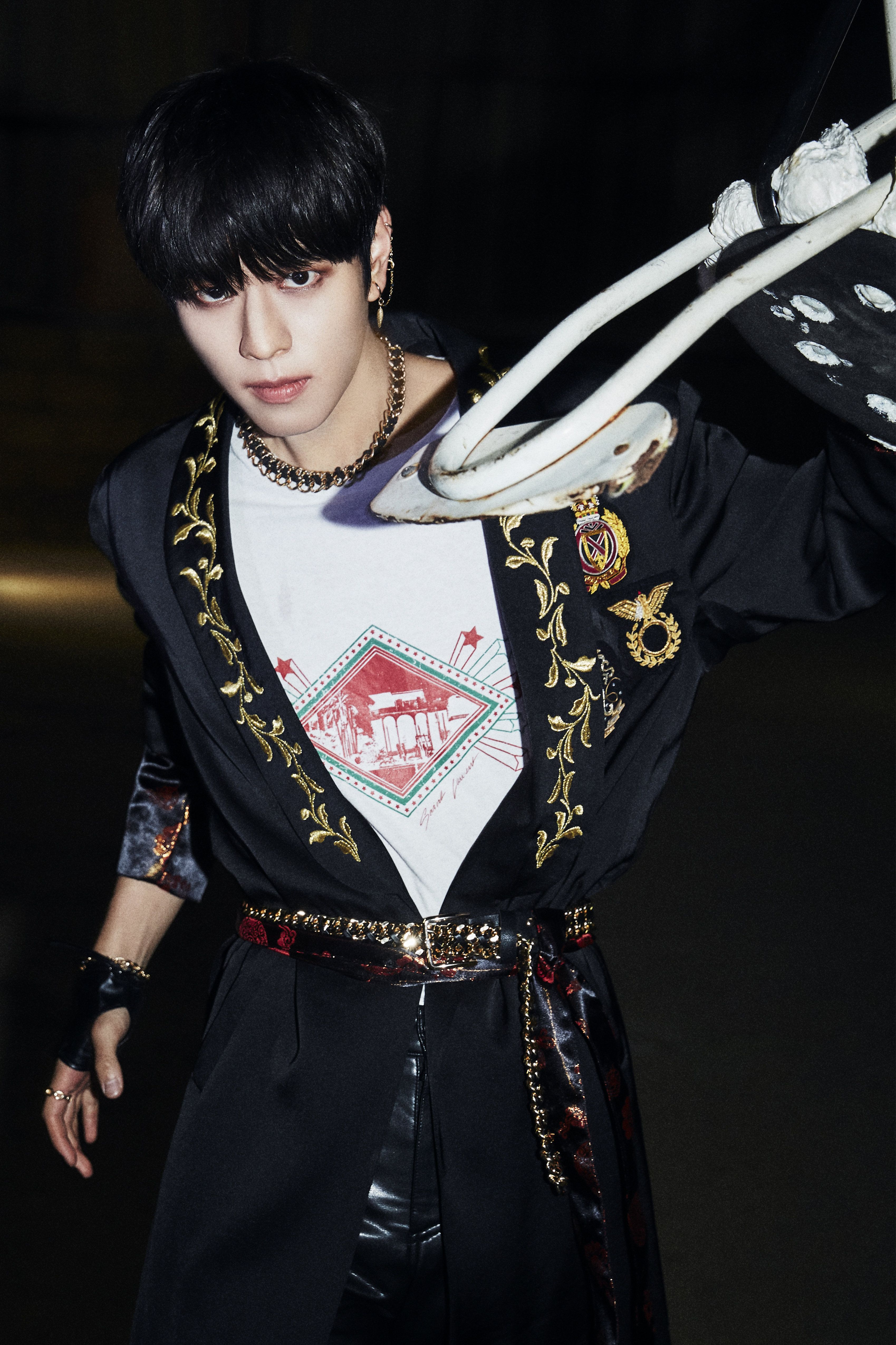 3398x5097 Stray Kids Back Door Wallpaper