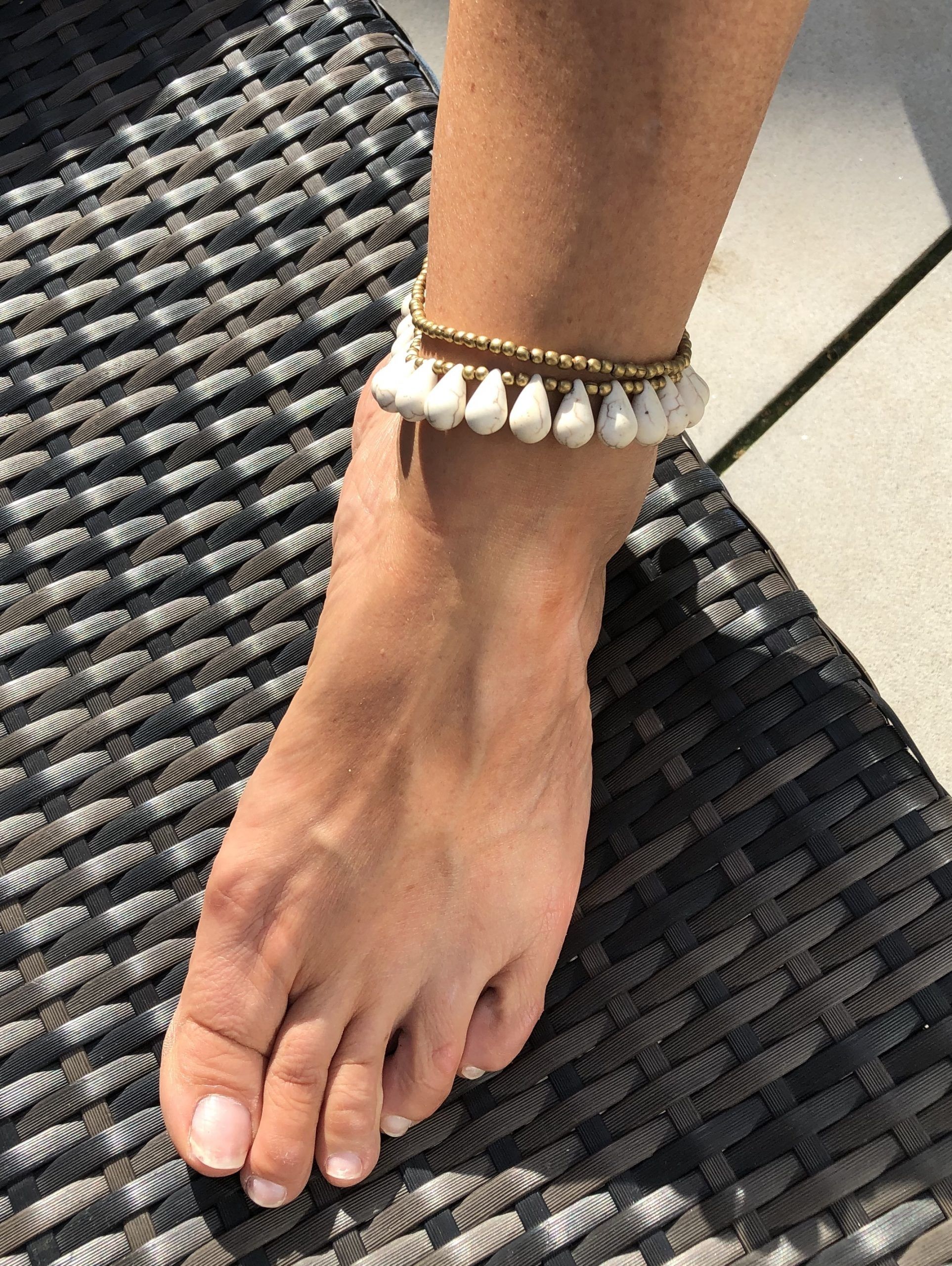 1926x2560 Anklet Wallpaper