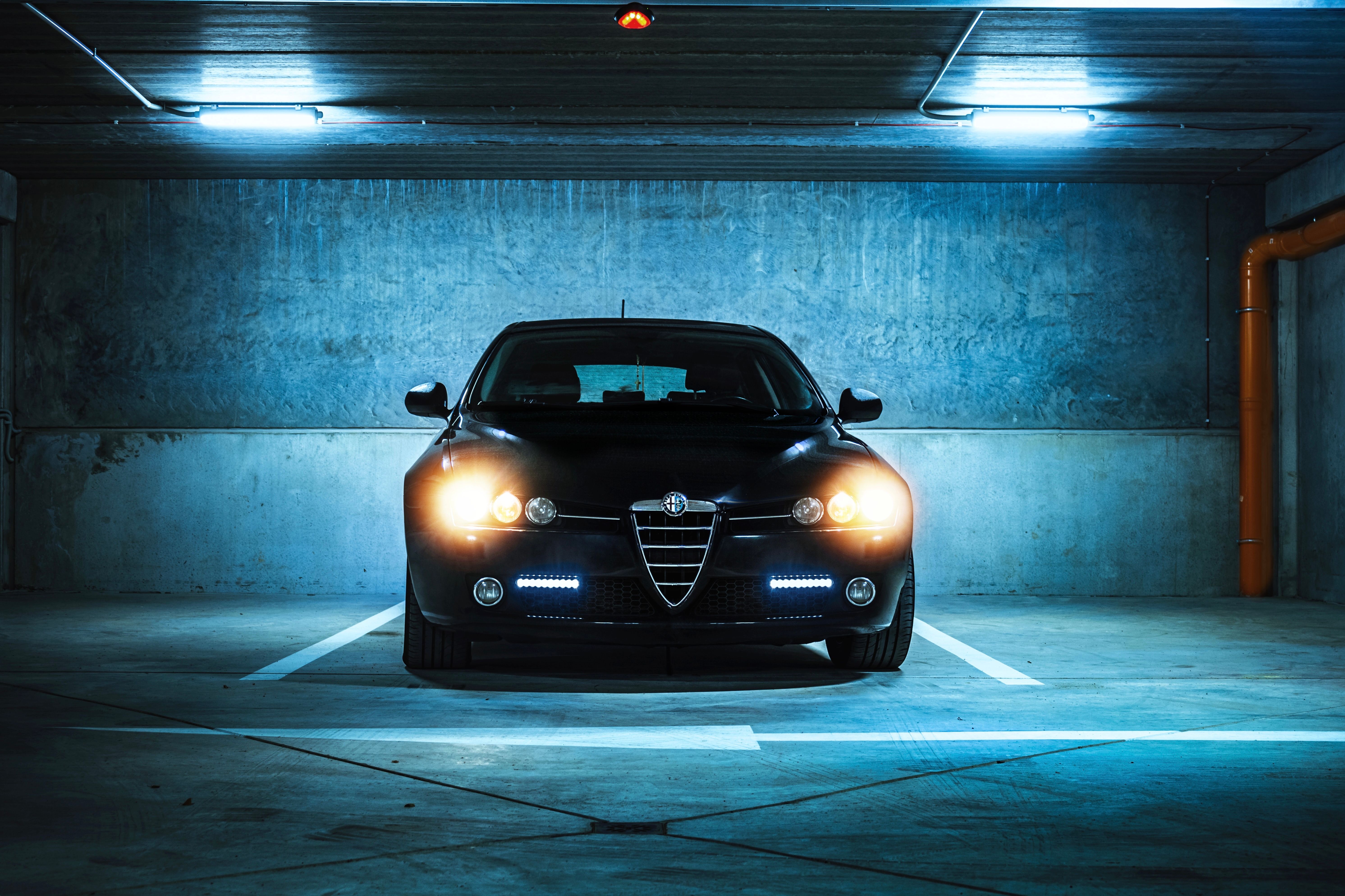 5967x3978 Alfa Romeo 147 Parked on Street · Free