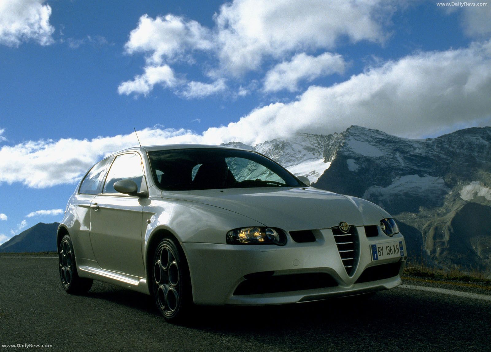 1600x1147 Alfa Romeo 147 GTA HD Photo, Videos, Specs, Features & Price