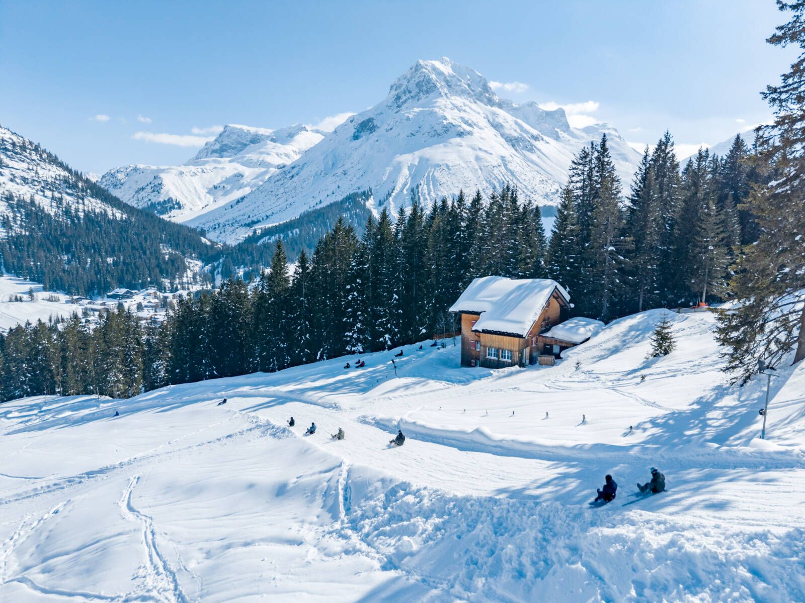 1600x1200 Winter vacation · Cafe Fritz