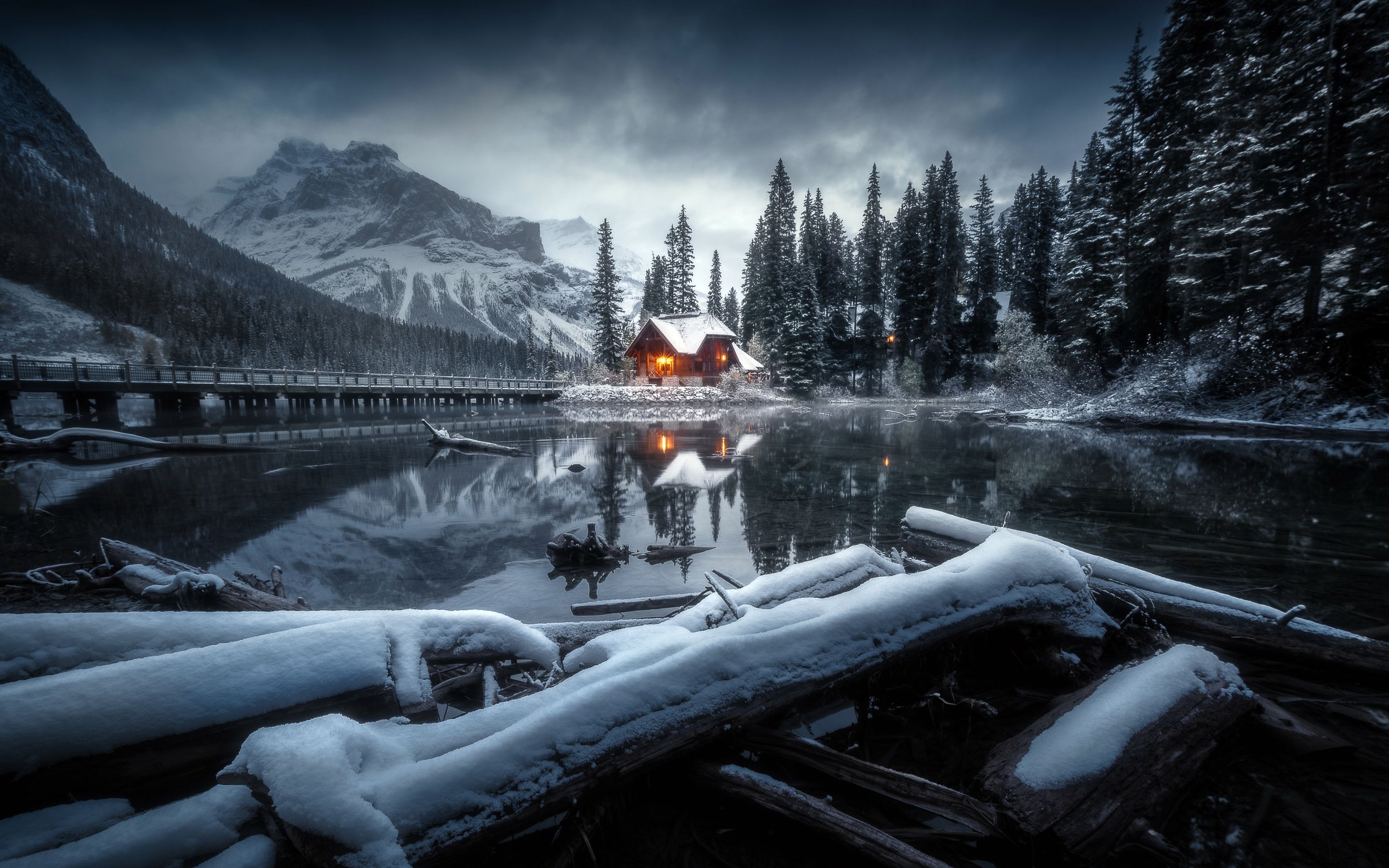 2880x1800 Cozy Wallpaper 4K, Winterscape, Cabin, Snowy Trees