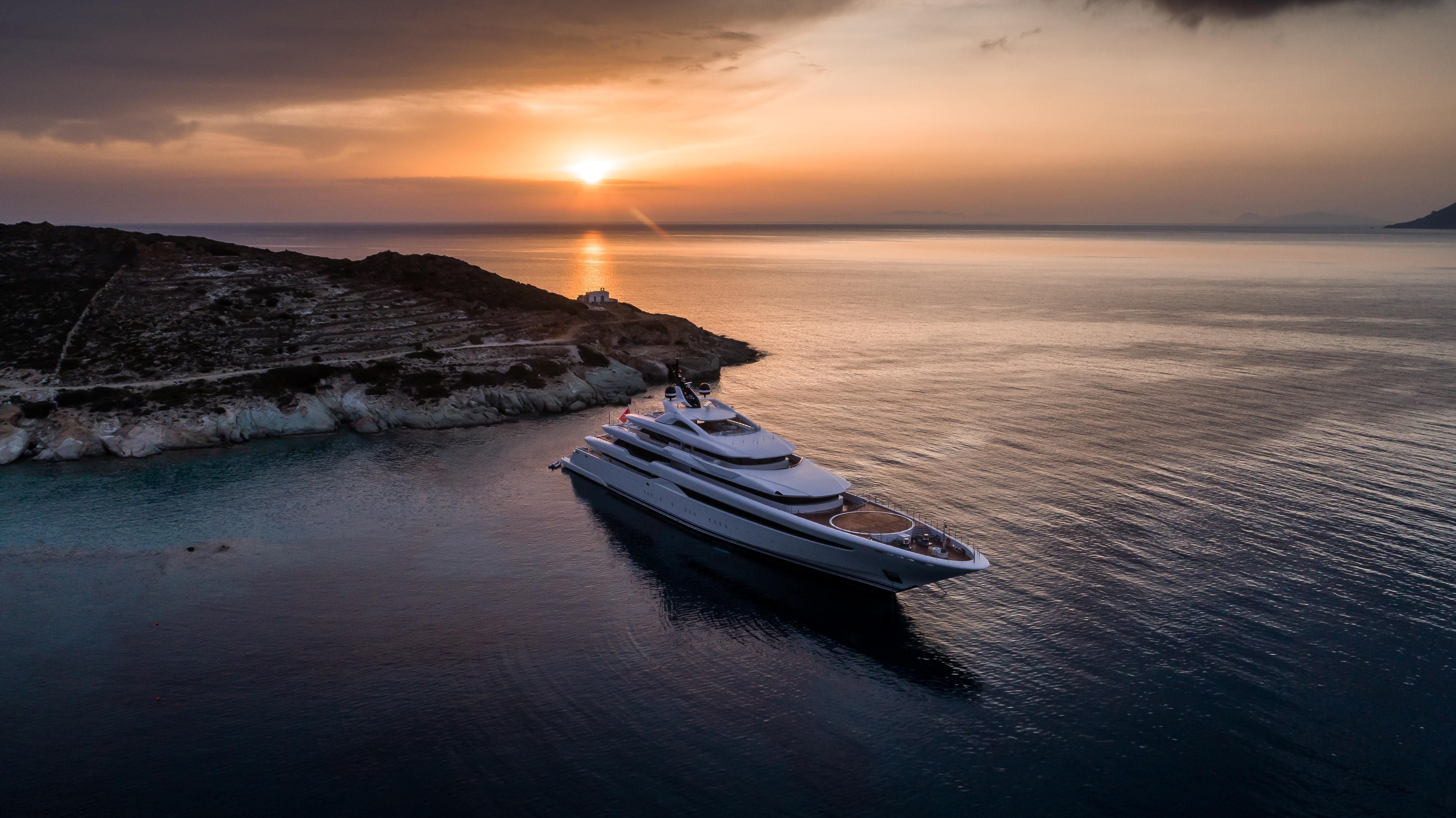 5000x2809 Exclusive Luxury Yacht Charters in Greece