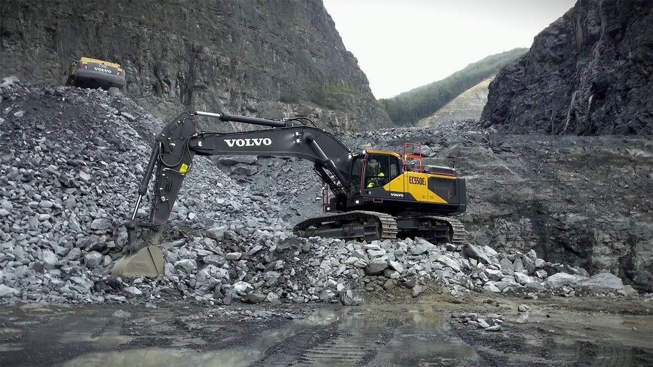 1280x720 EC530E Crawler Excavator. Volvo CE United States