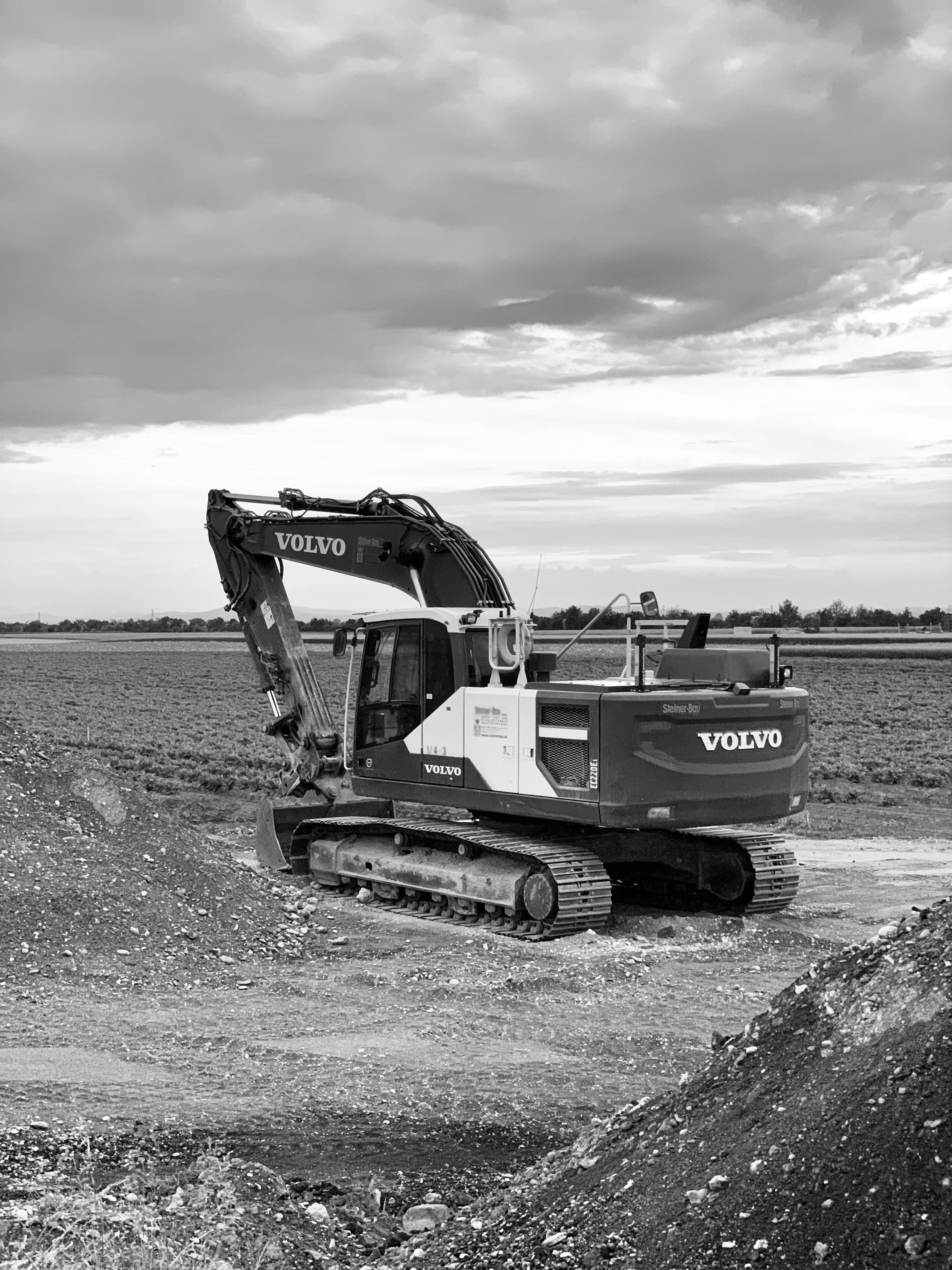 3024x4032 Volvo Excavator Photo, Download The BEST Free Volvo Excavator & HD Image