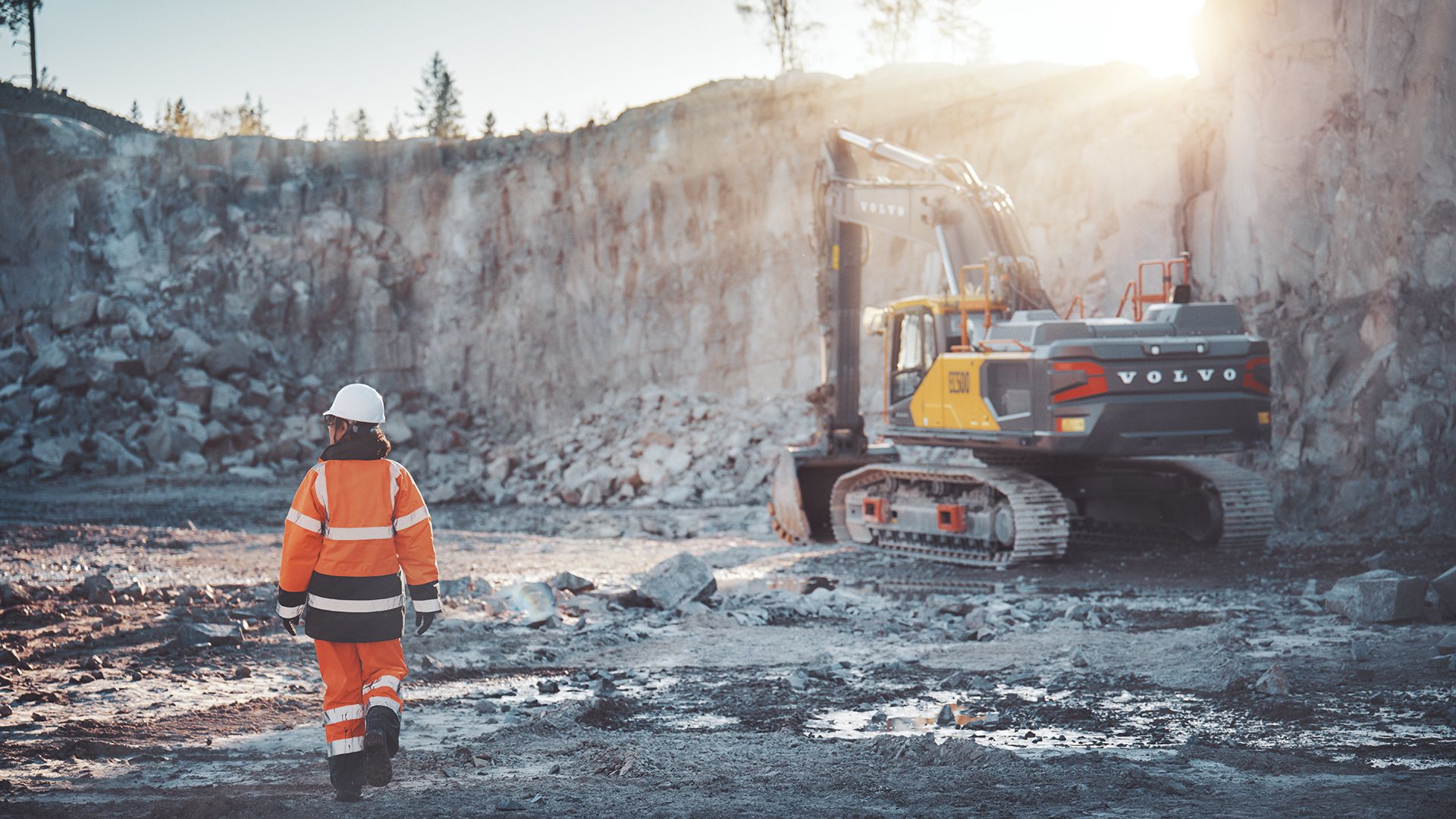 1920x1080 Volvo Excavators
