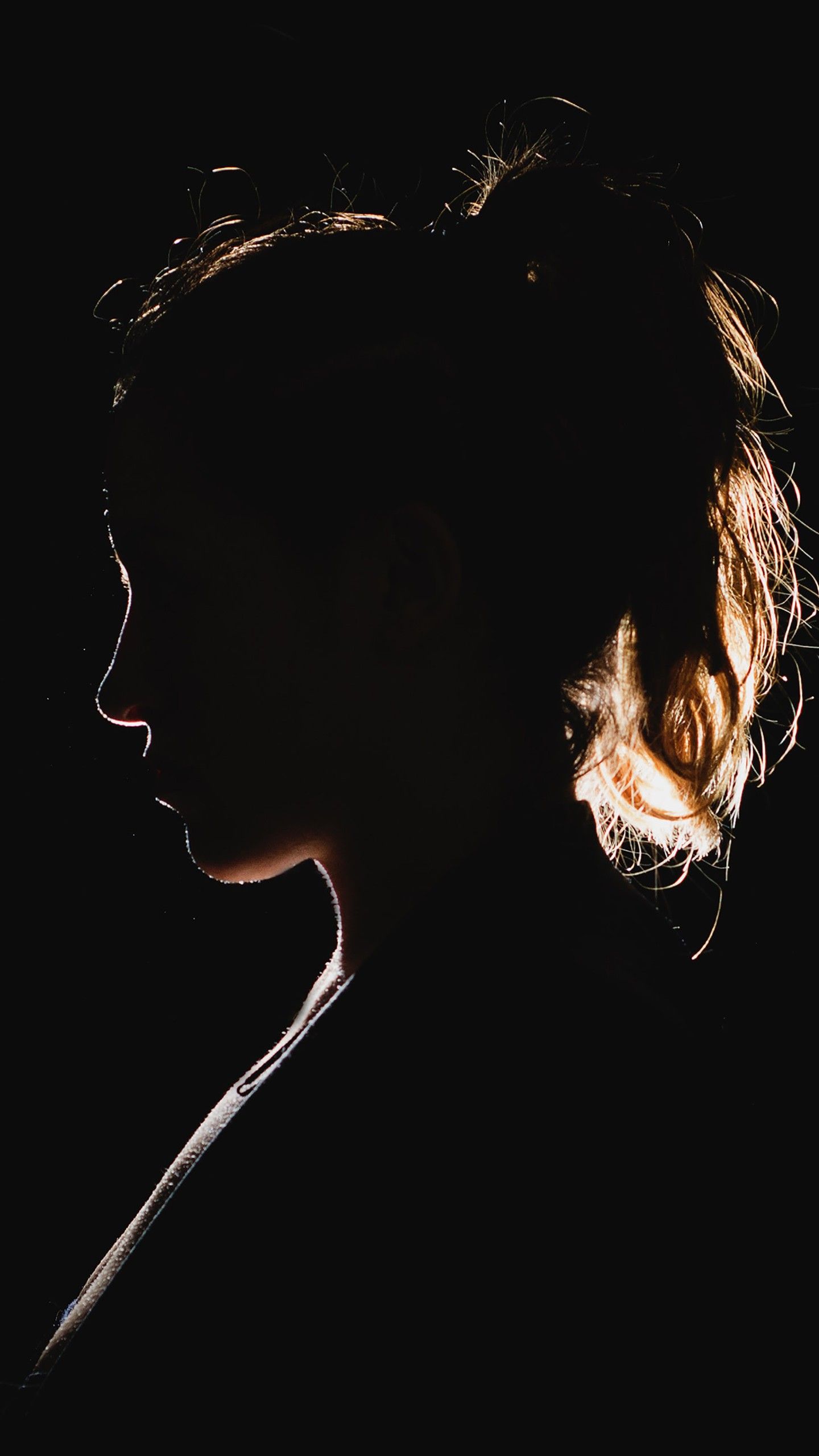 1440x2560 Dark Black Silhouette Of A Woman 4K HD Wallpaper