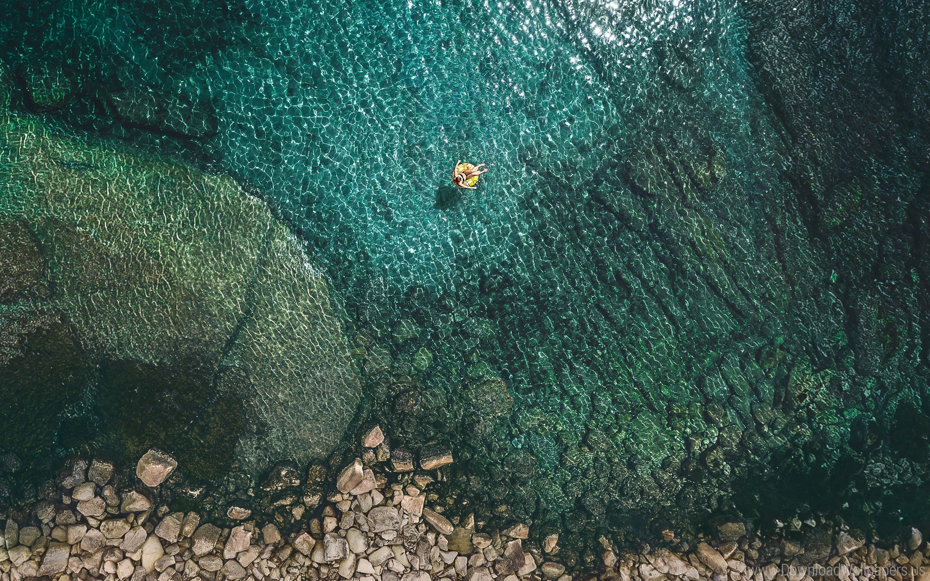 3208x2005 IOS 9 Stock Wallpaper