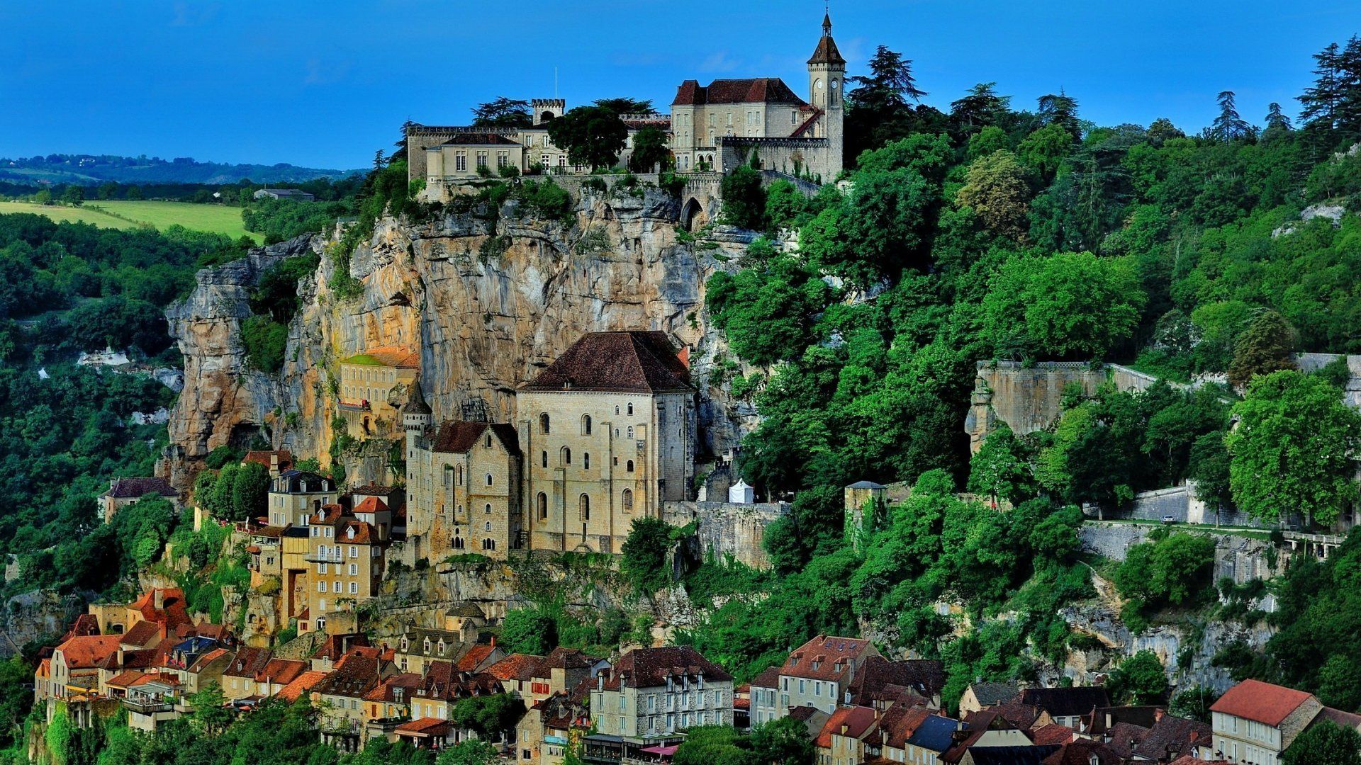 1920x1080 Rocamadour's Historic Stone Village Perched on a Cliff