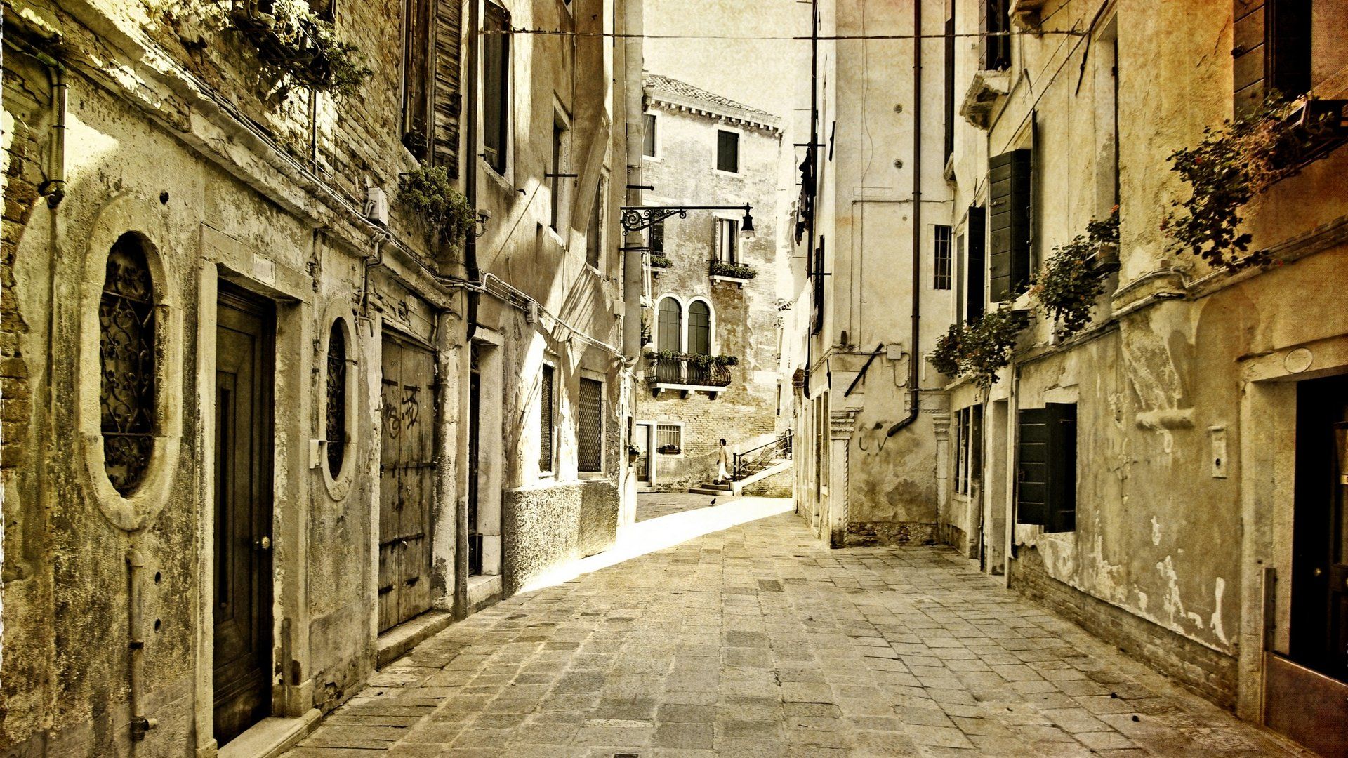 1920x1080 Historic Charm: Serene Alleyway HD Wallpaperx1080