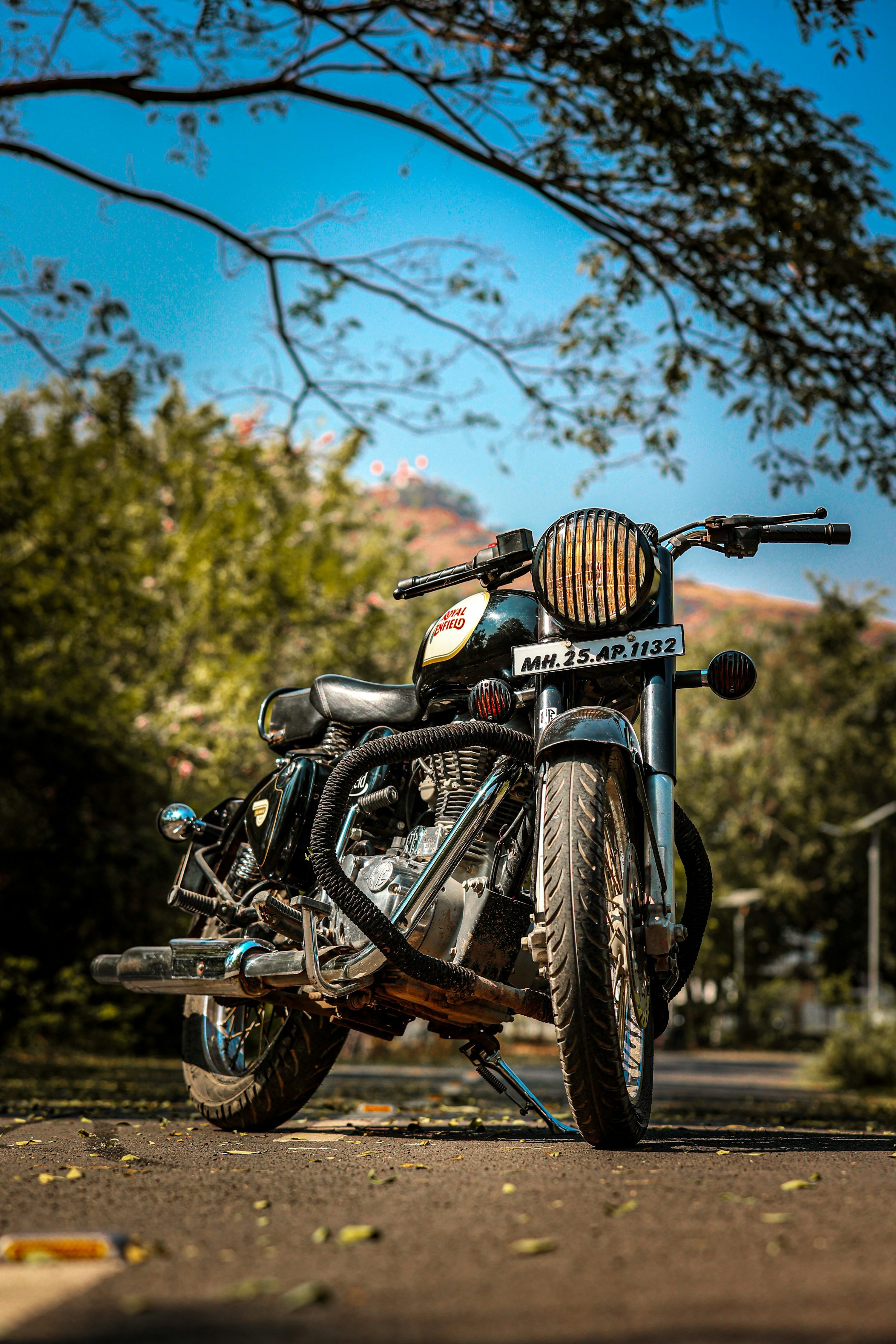 3000x4500 Royalenfield Picture. Download Free Image