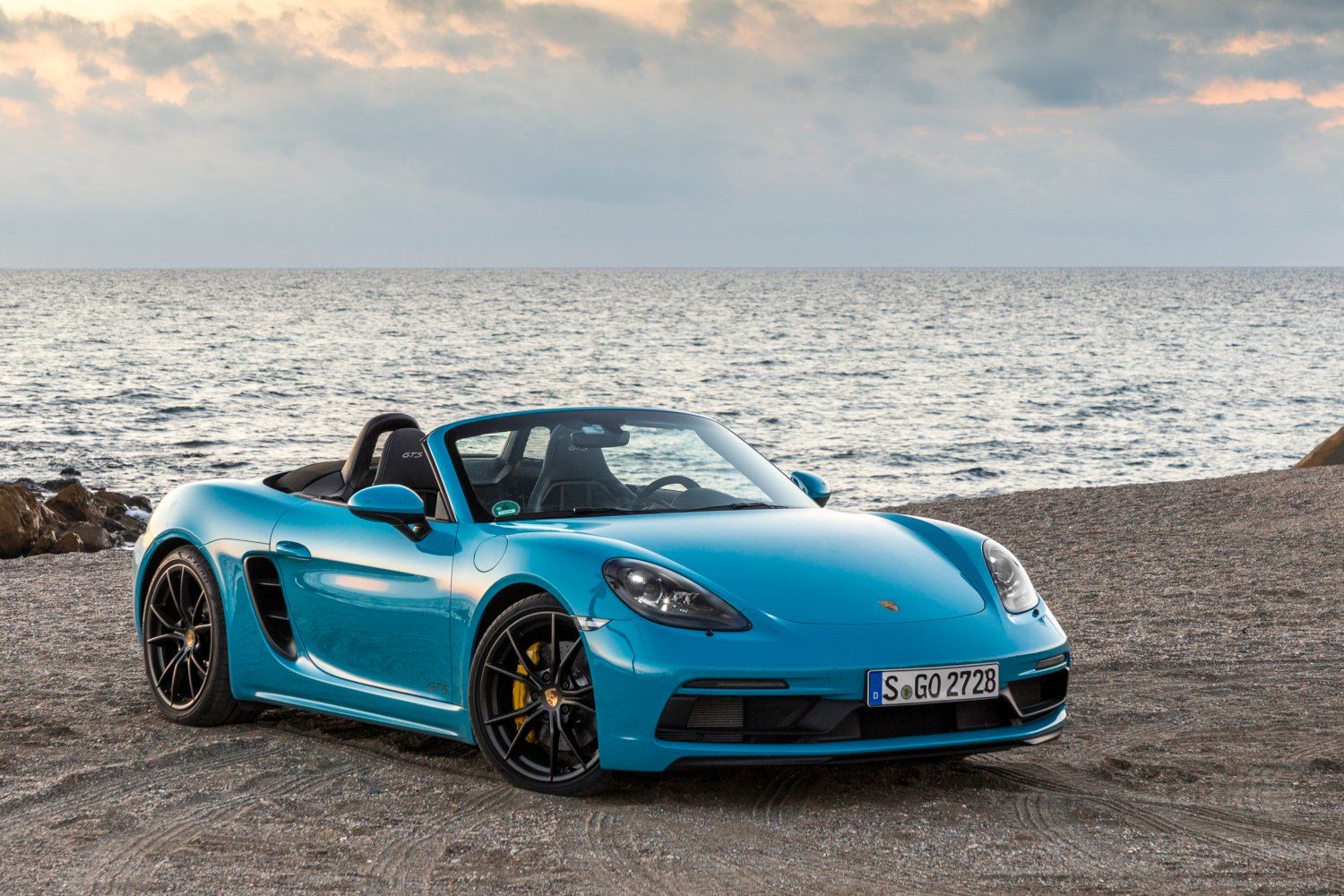 1500x1000 Miami Blue 2018 Porsche 718 Boxster GTS