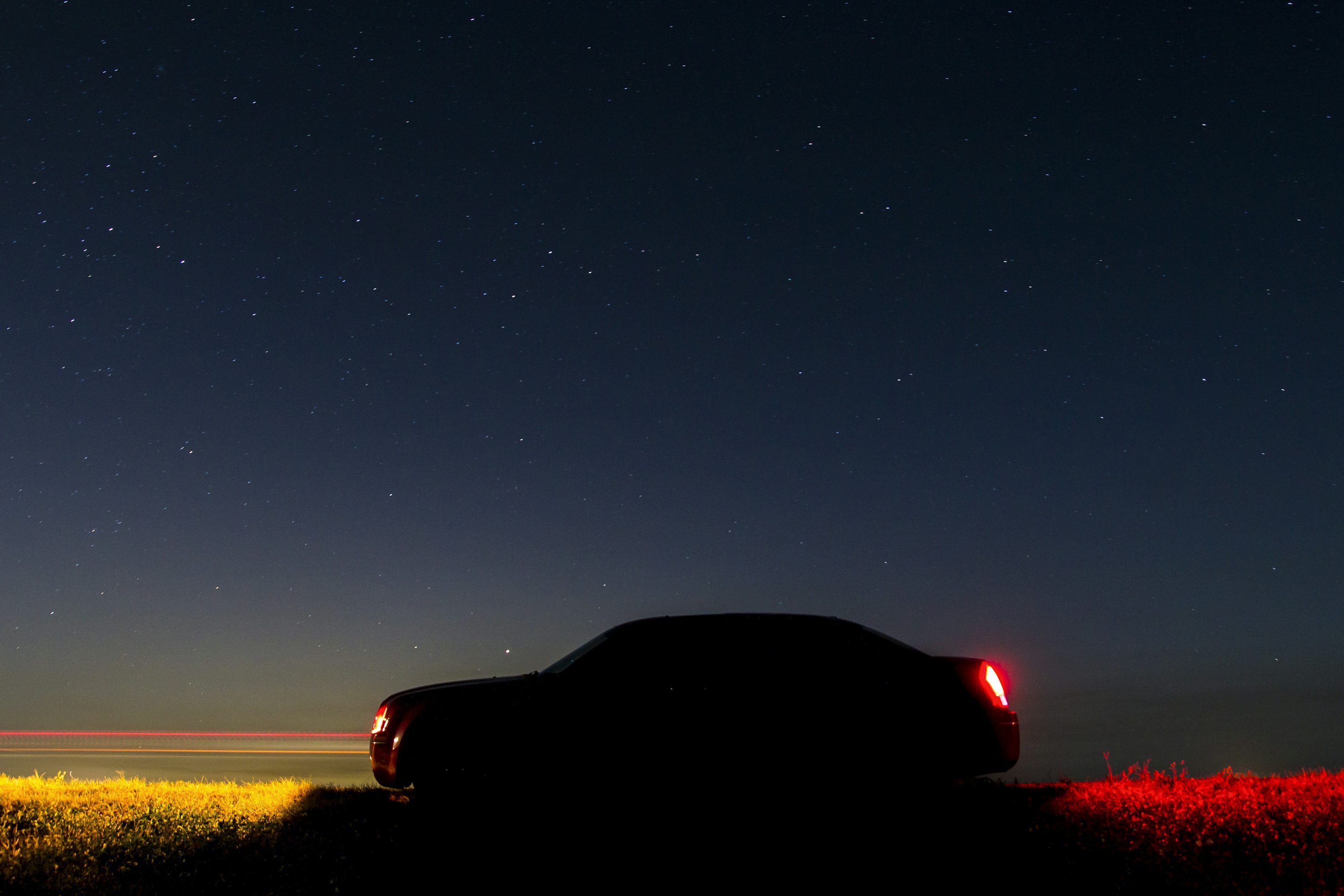3000x2000 Night Car Picture. Download Free Image