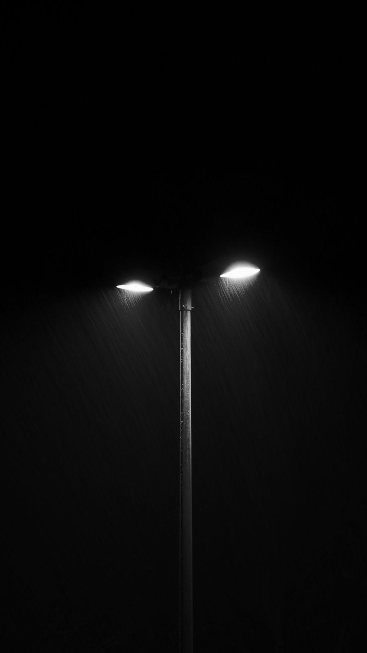 736x1308 Vintage Street Lamp Wall Art. Lockscreen gelap, Wallpaper aesthetic black, Wallpaper dark aesthetic