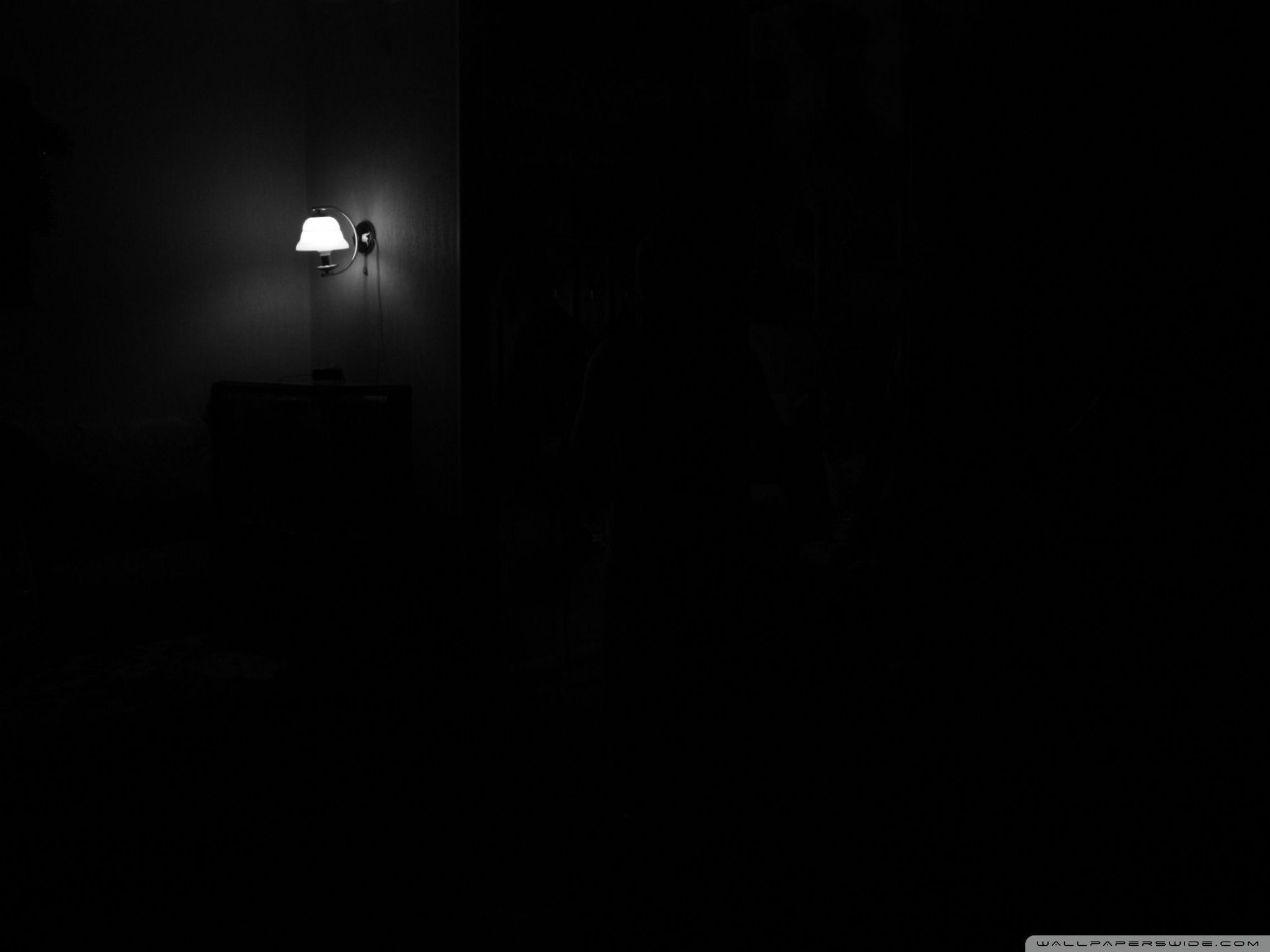 2048x1536 Lamp In Darkness 4K UHD Wallpaper for UltraHD Desktop and TV : Dual Monitor : Smartphone and Tablet Devices