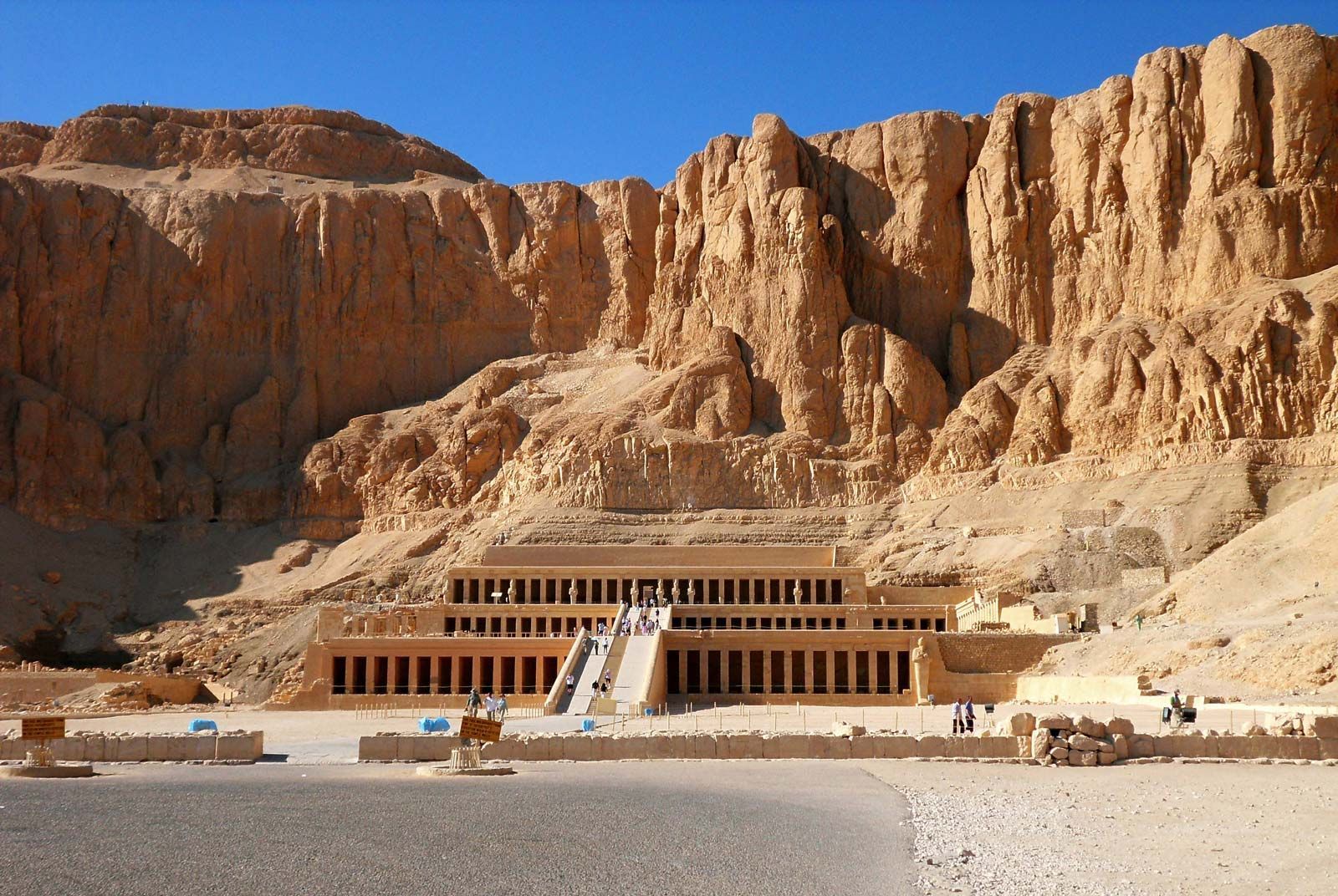 1600x1072 Ancient Egyptian architecture. Tombs, Temples, & Significance