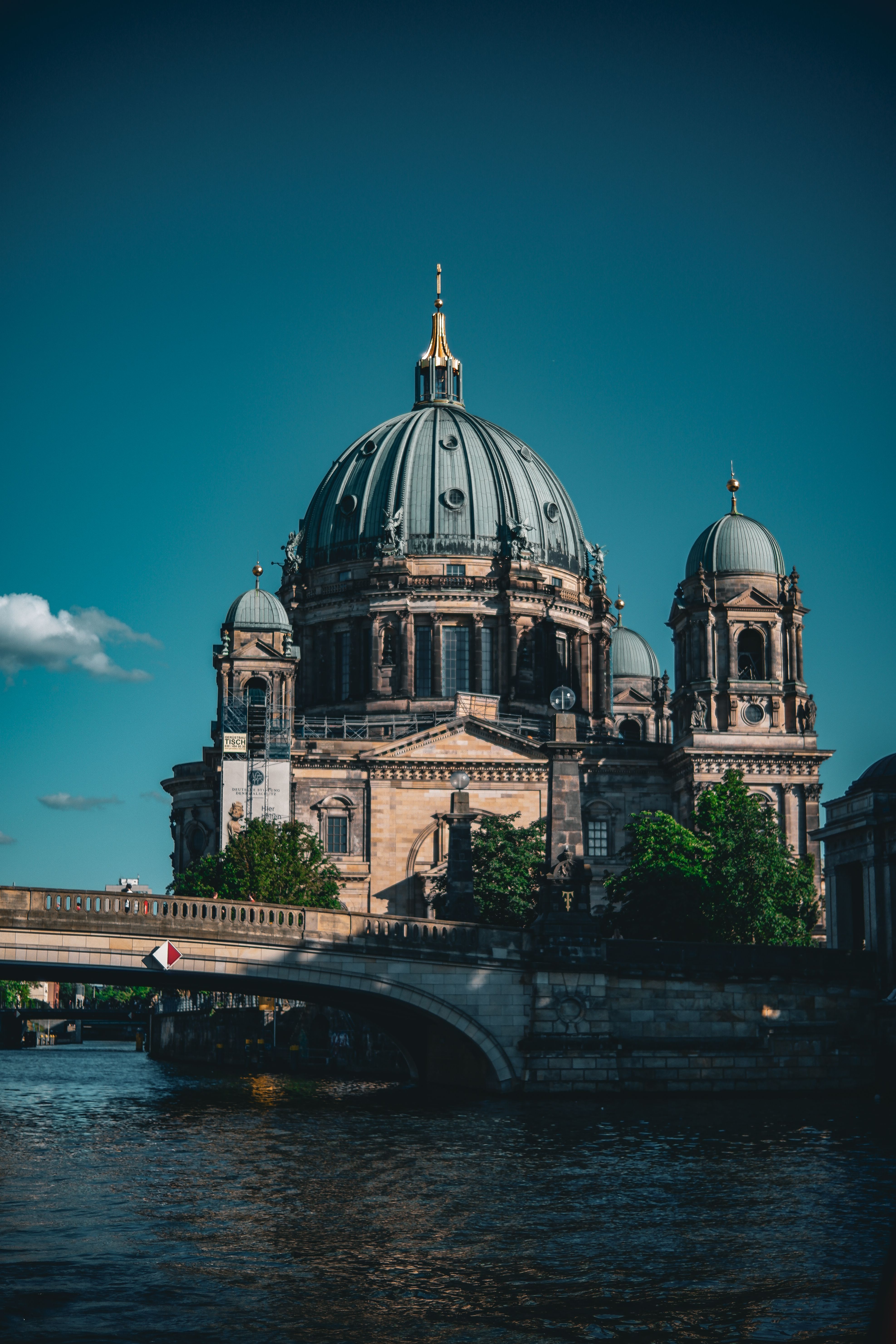 3949x5924 The dome of a church in berlin, germany · Free