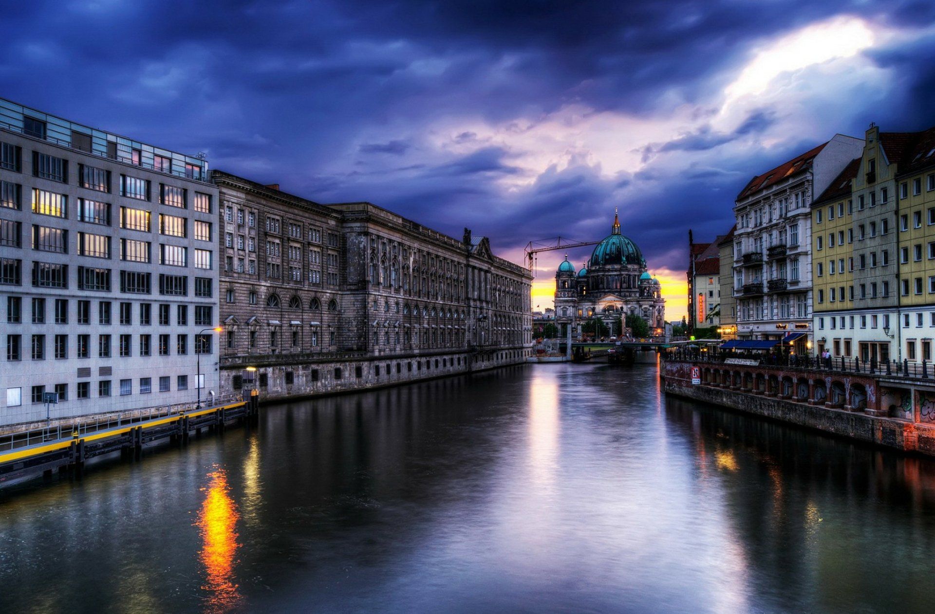 1920x1262 Dusk Reflections at Berlin Cathedral