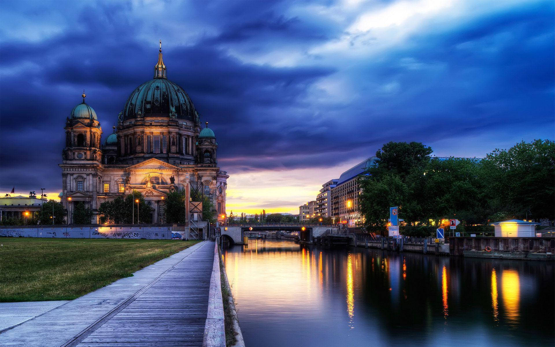 1920x1200 Download Berlin Cathedral Low Angle Wallpaper