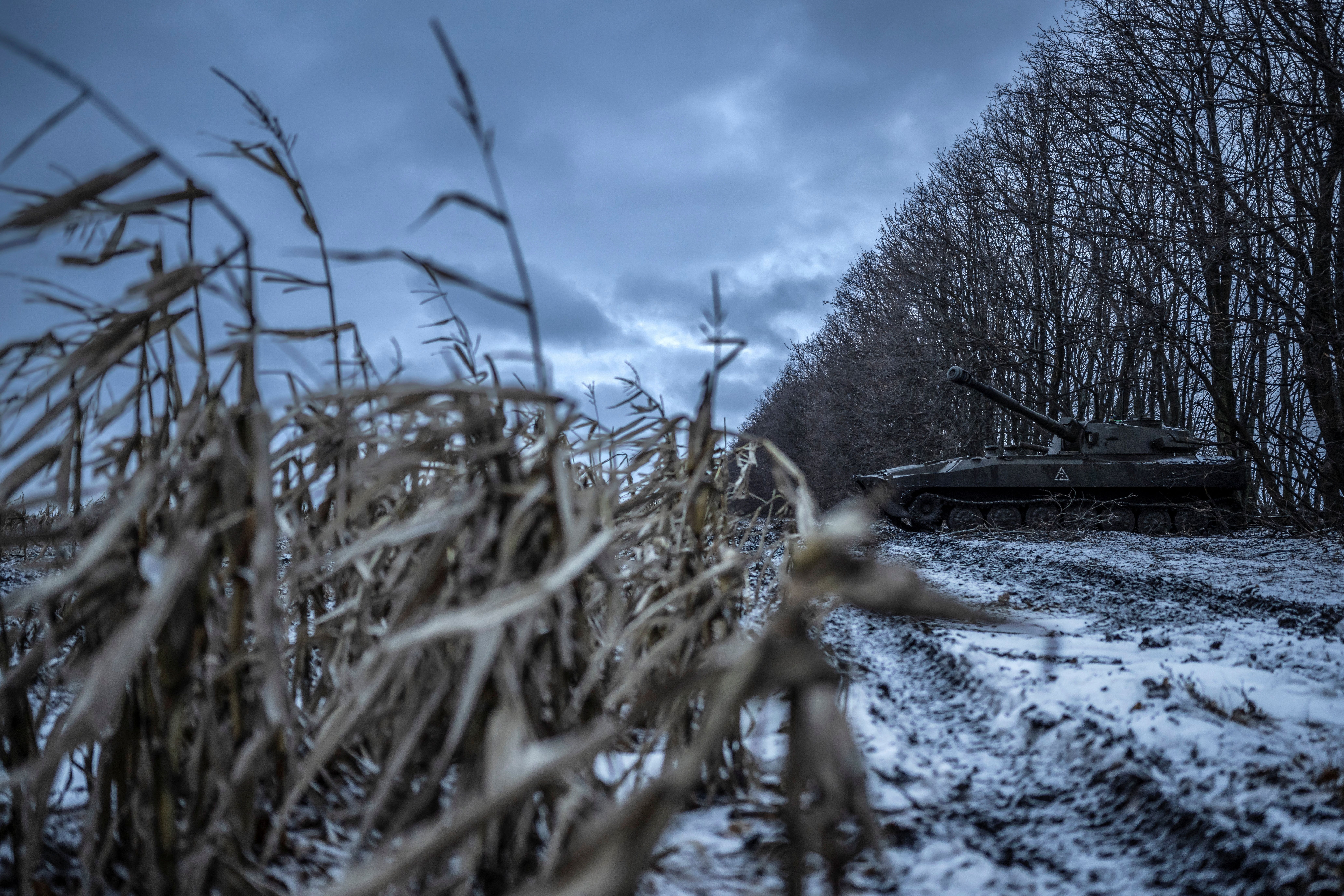 8256x5504 In picture: Winter cold sets in near Ukraine's frontlines