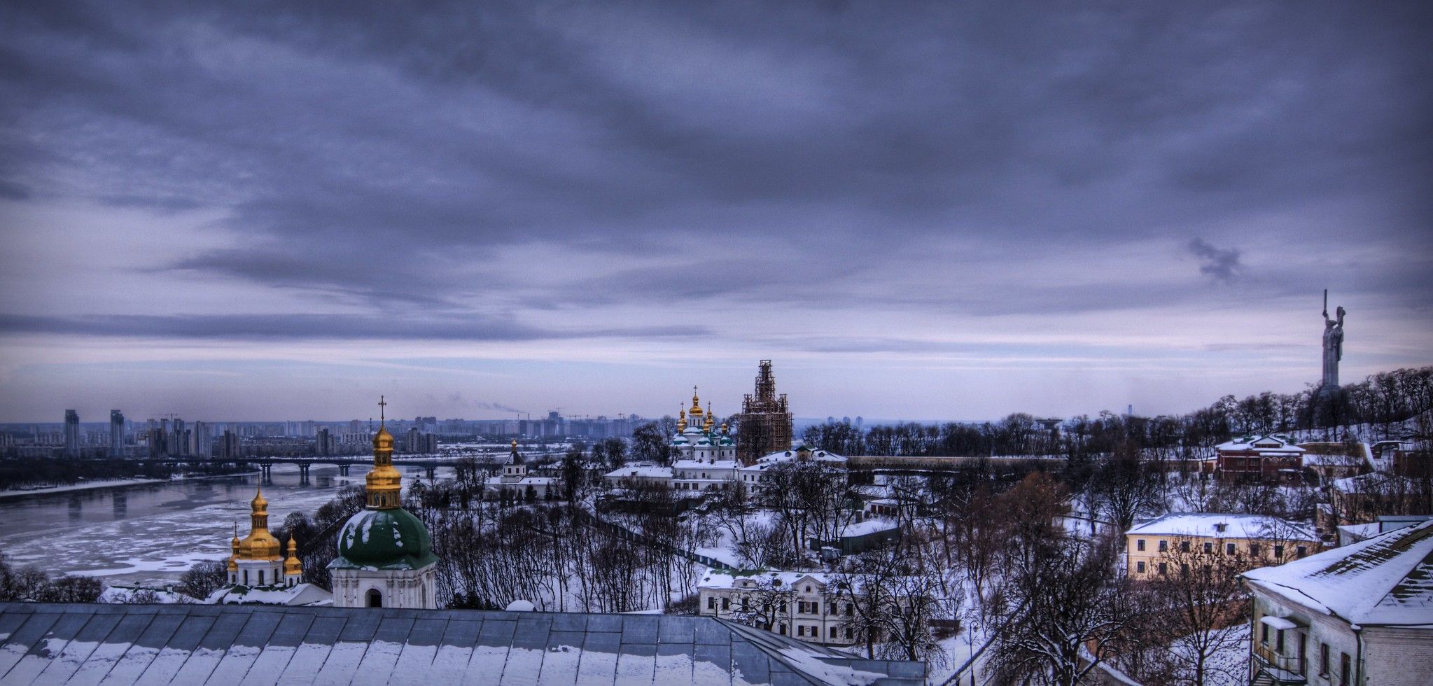 2047x980 Ukraine Winter Wallpaper