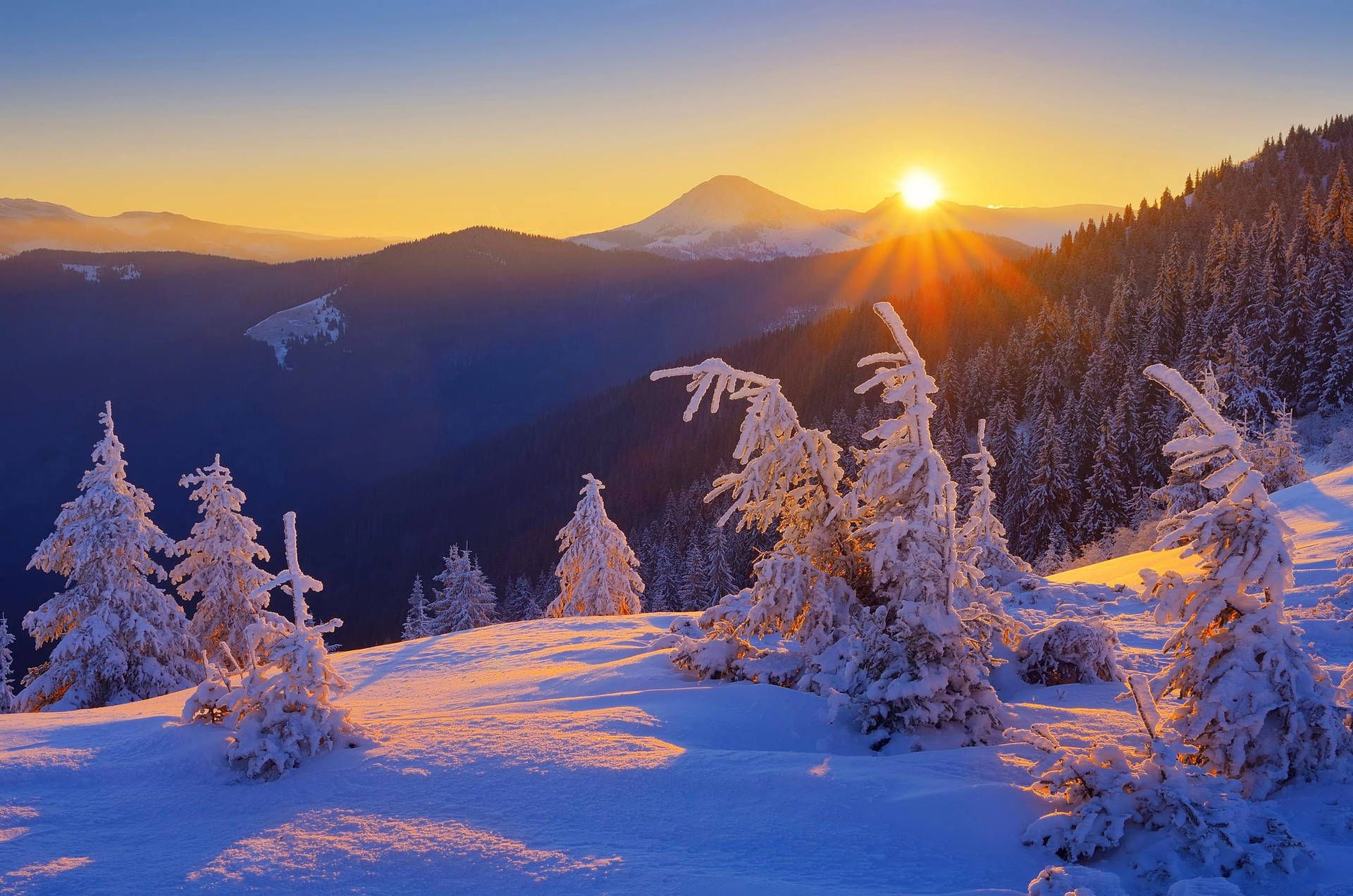 1920x1272 Ukraine Winter Wallpaper