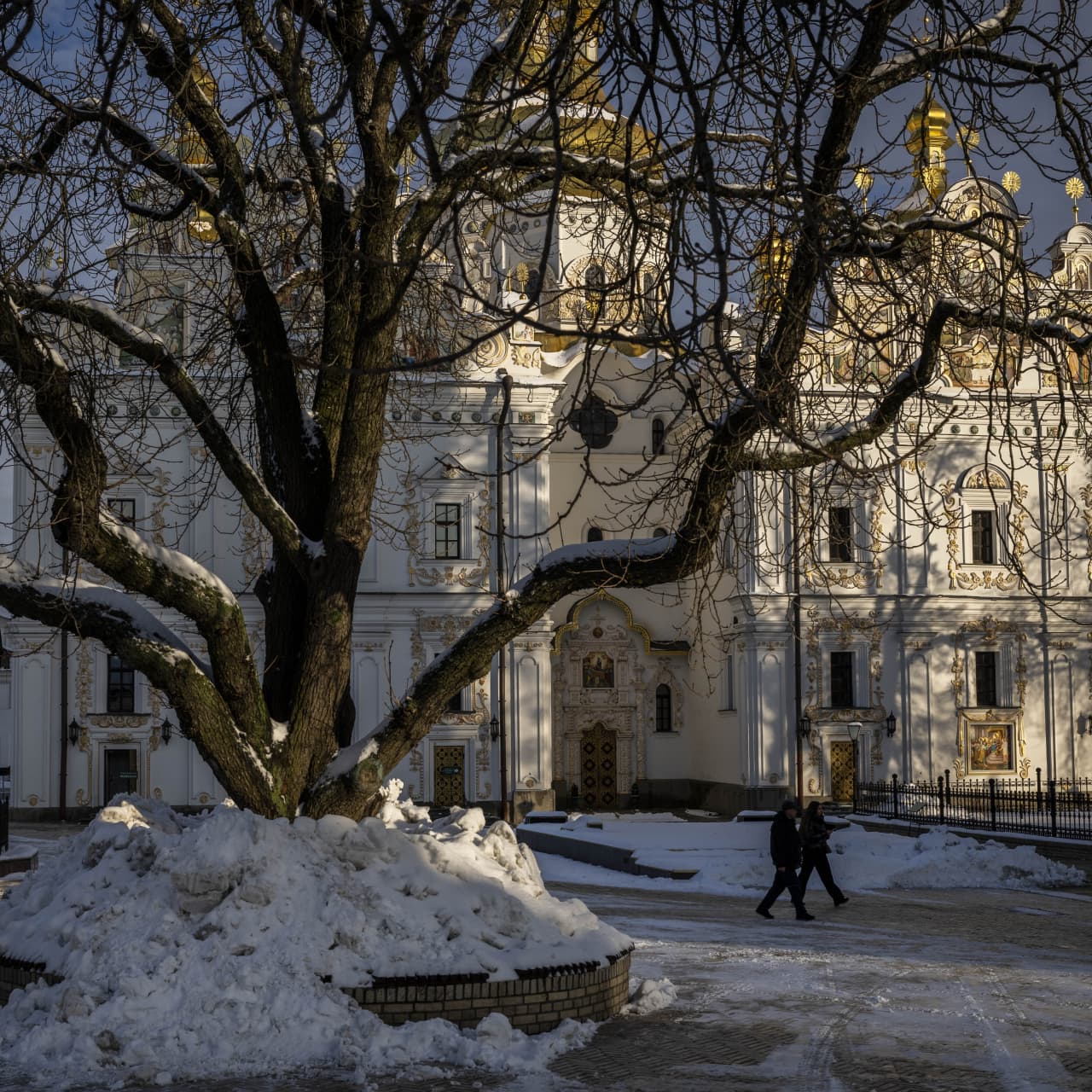 1280x1280 Ukraine Clamps Down on Orthodox Church Linked to Moscow