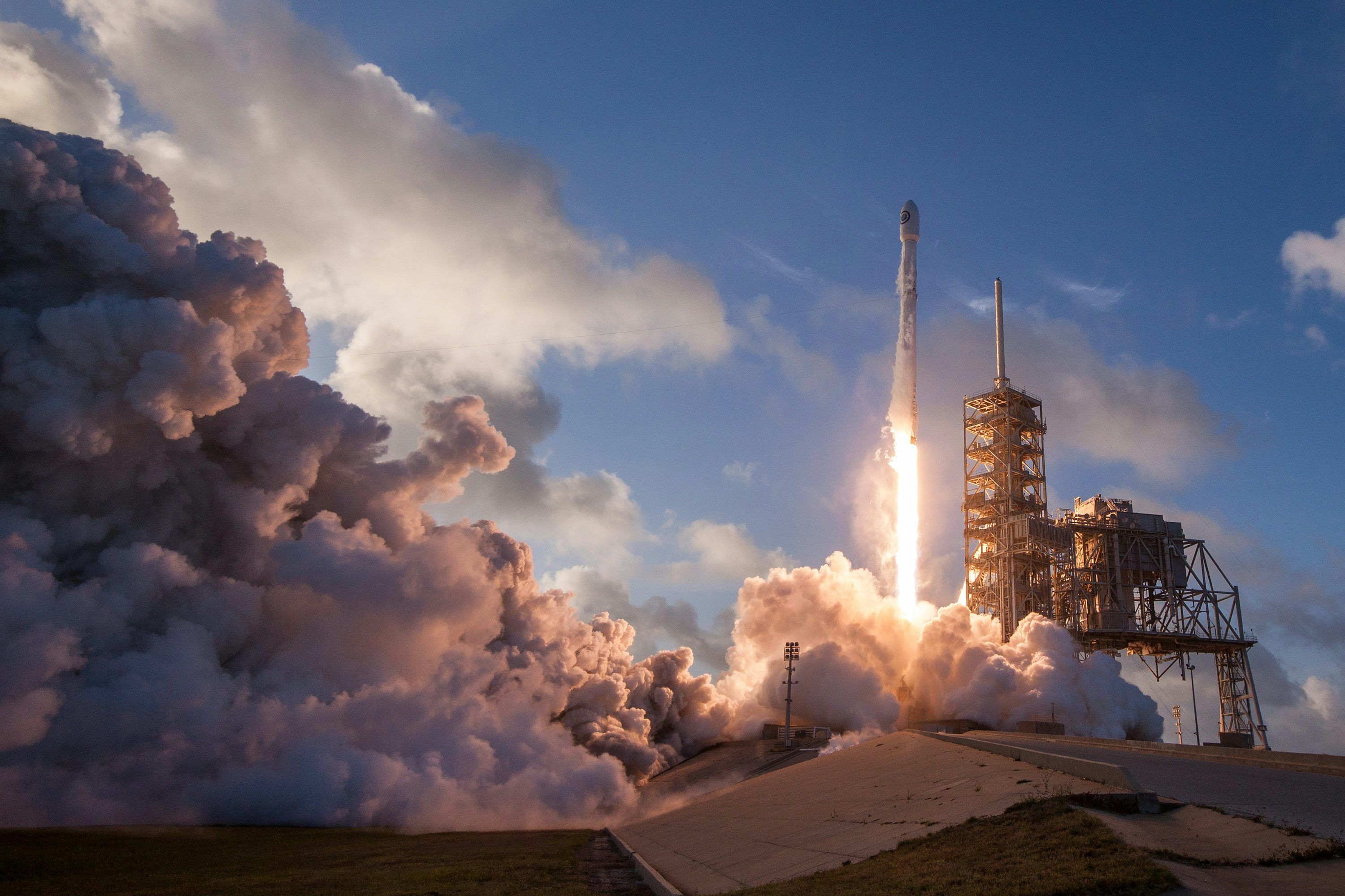 3000x2000 Rocket ship photography