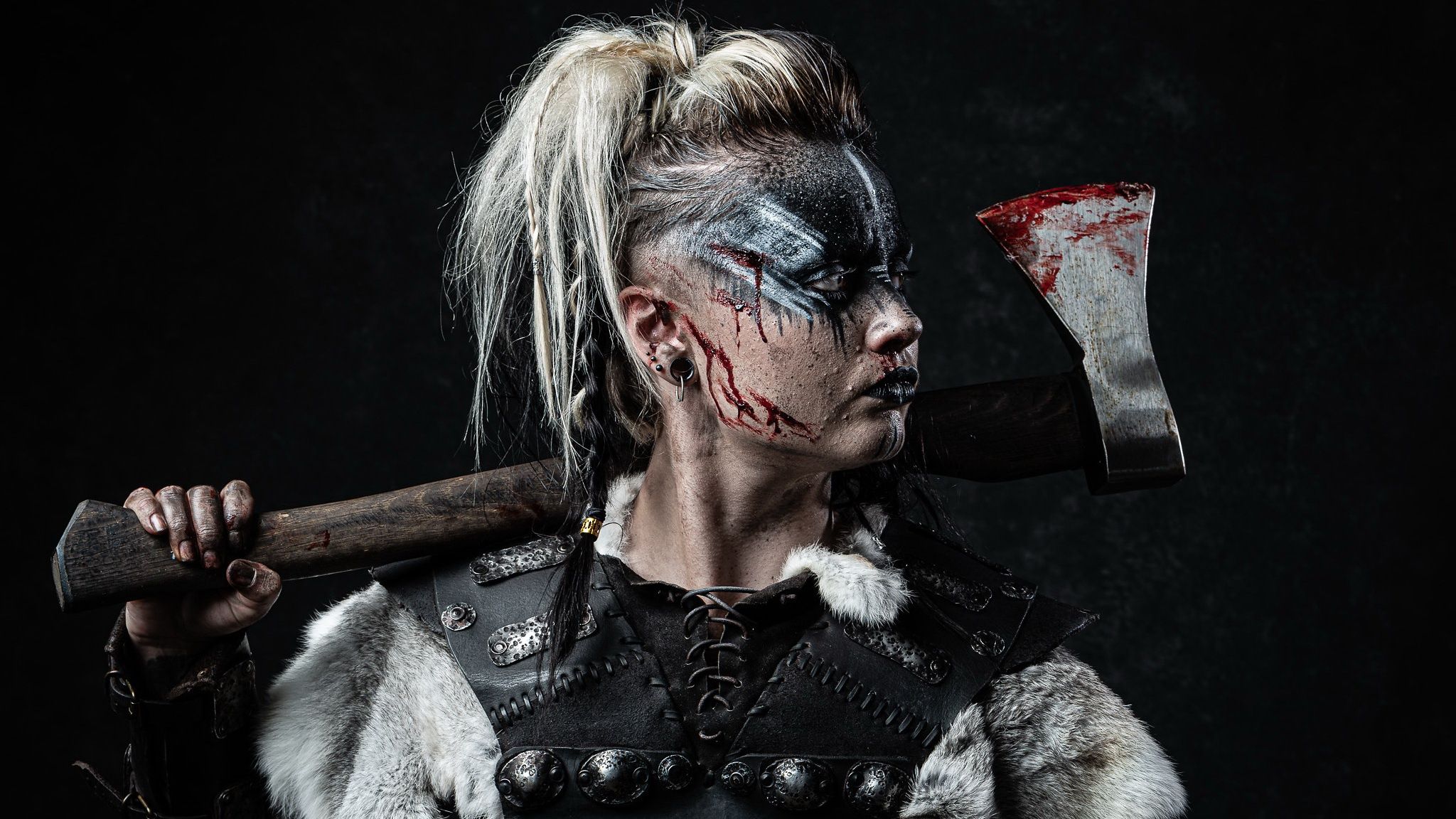 2048x1152 Phone wallpaper: Viking, Women, Cosplay 1063344