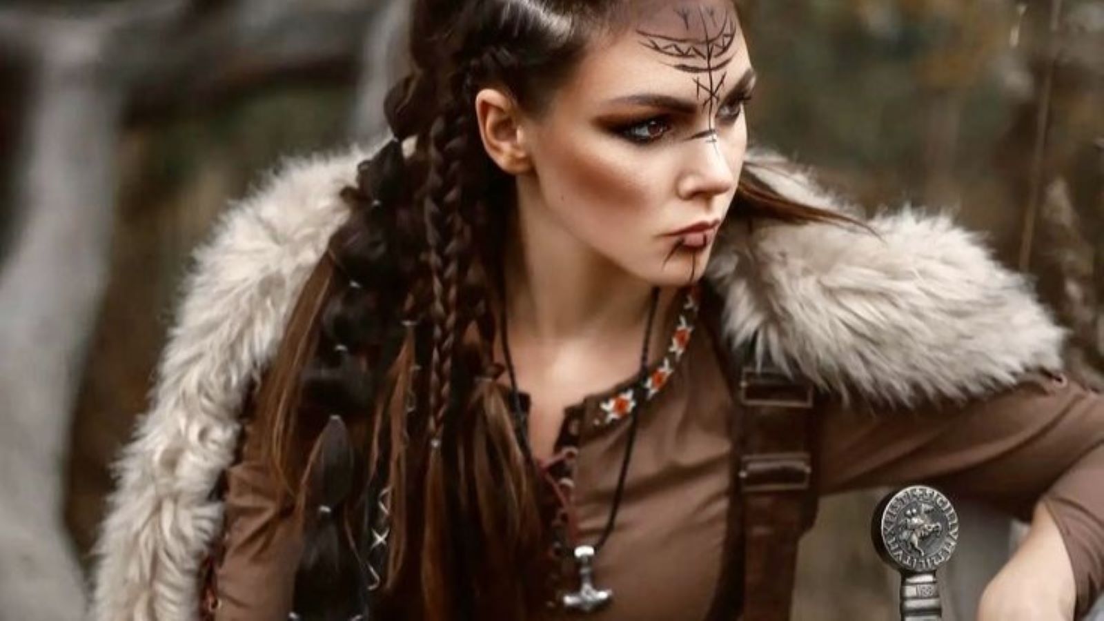 1600x900 Viking Jewelry: Exploring the World of Norse Women's Adornments