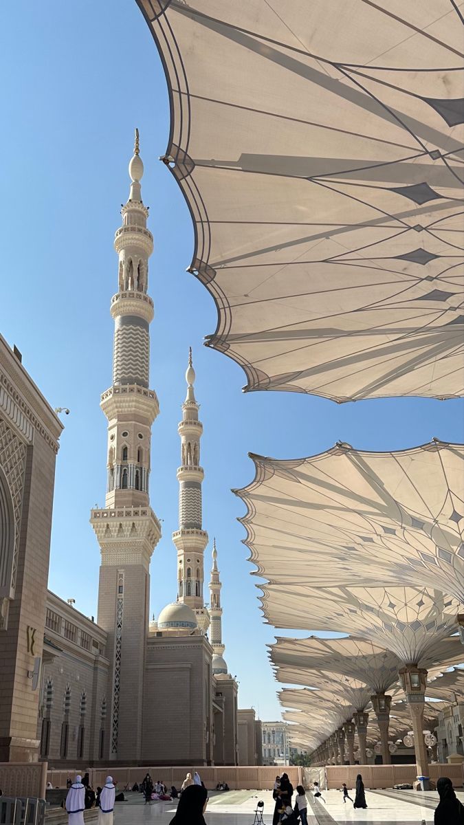 675x1200 Al Masjid an Nabawi