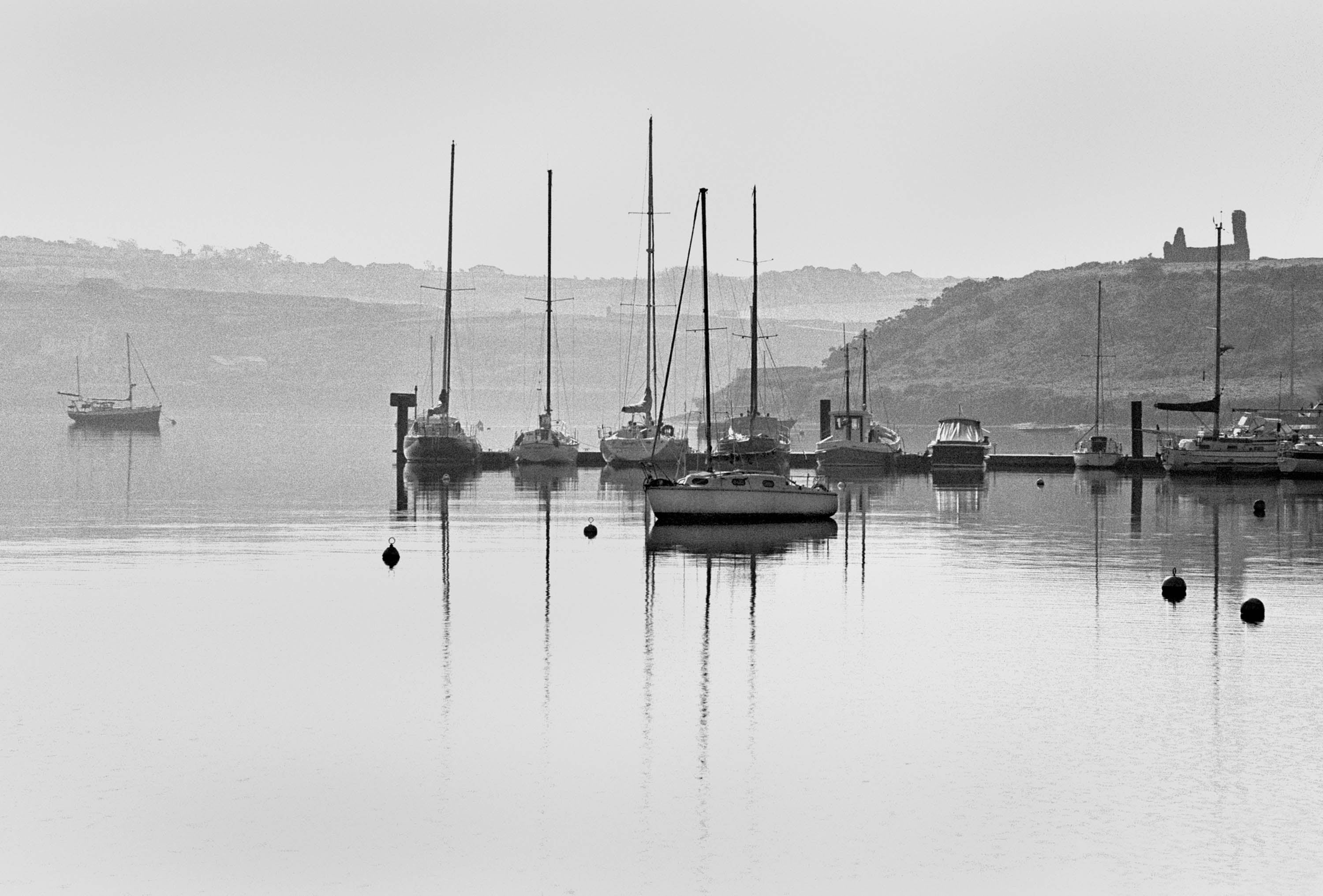 3000x2033 Kinsale marina and white photo. Giles Norman Gallery